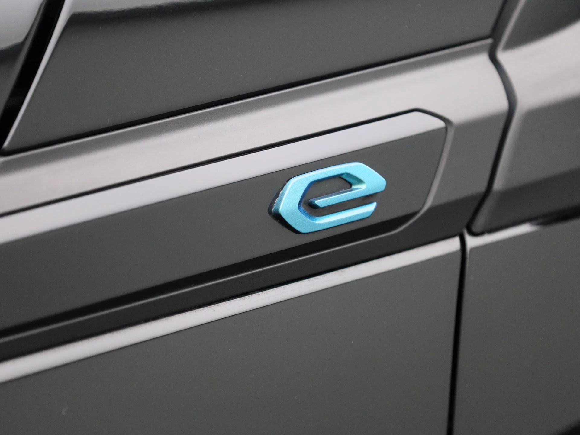 Peugeot-e-2008-image-14