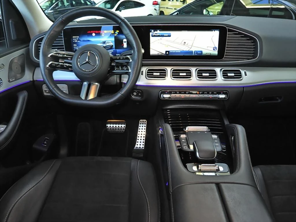 Mercedes-Benz-GLE 300 d-image-8