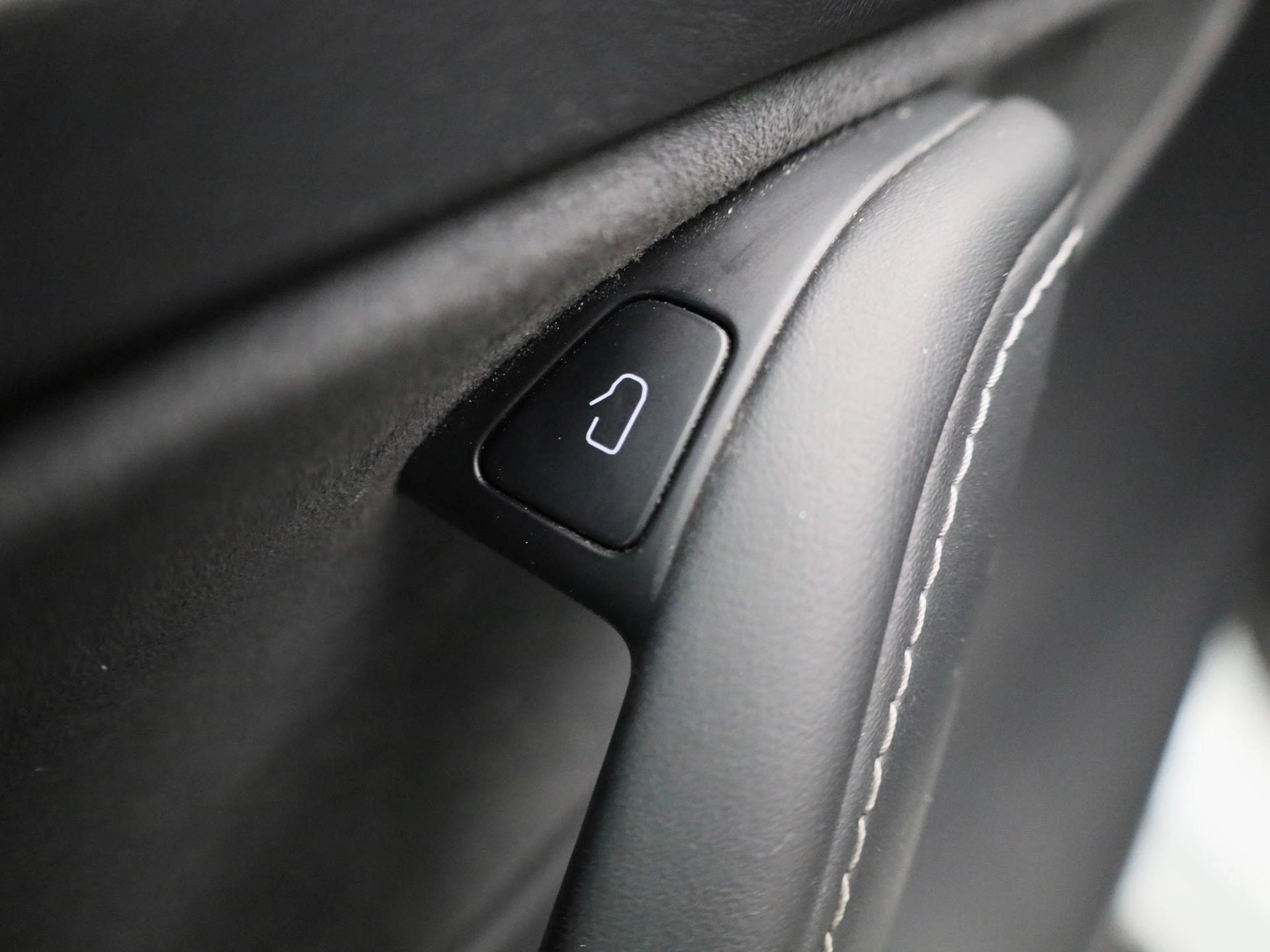Tesla-Model Y-image-36