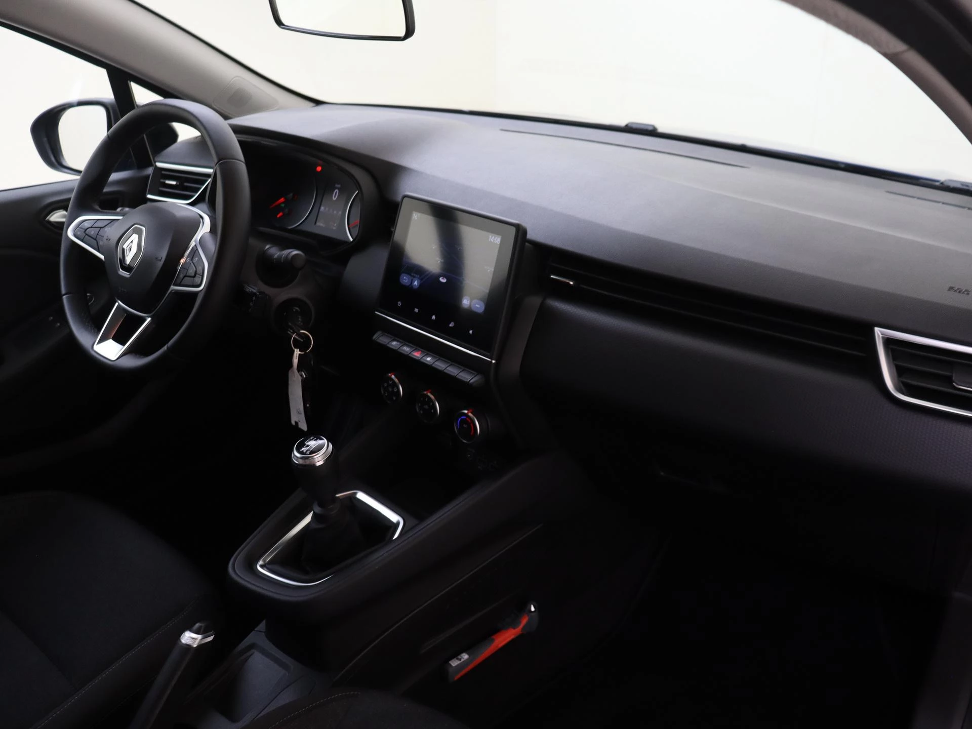 Renault-Clio-image-11