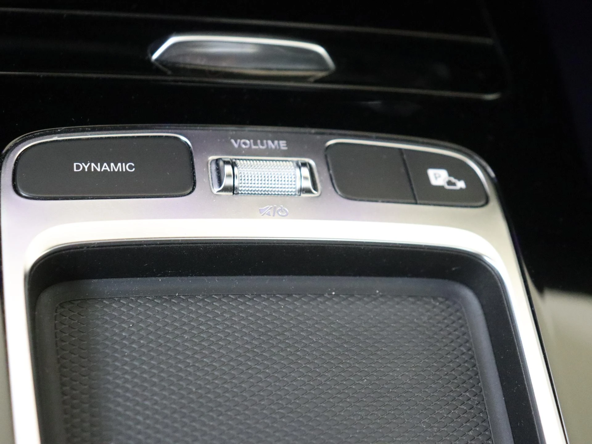 Mercedes-Benz-CLA-image-21