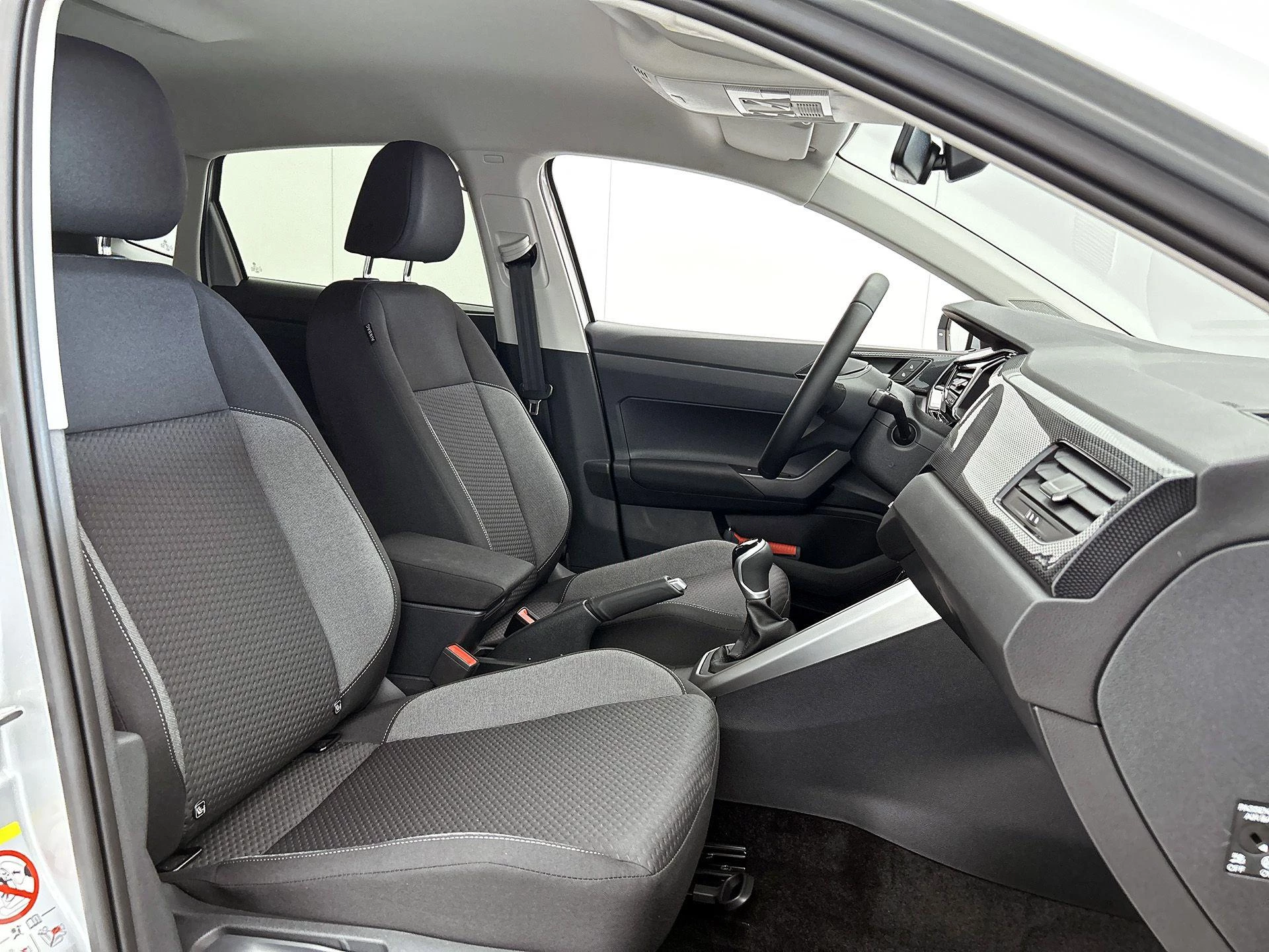 Volkswagen-Polo-image-31