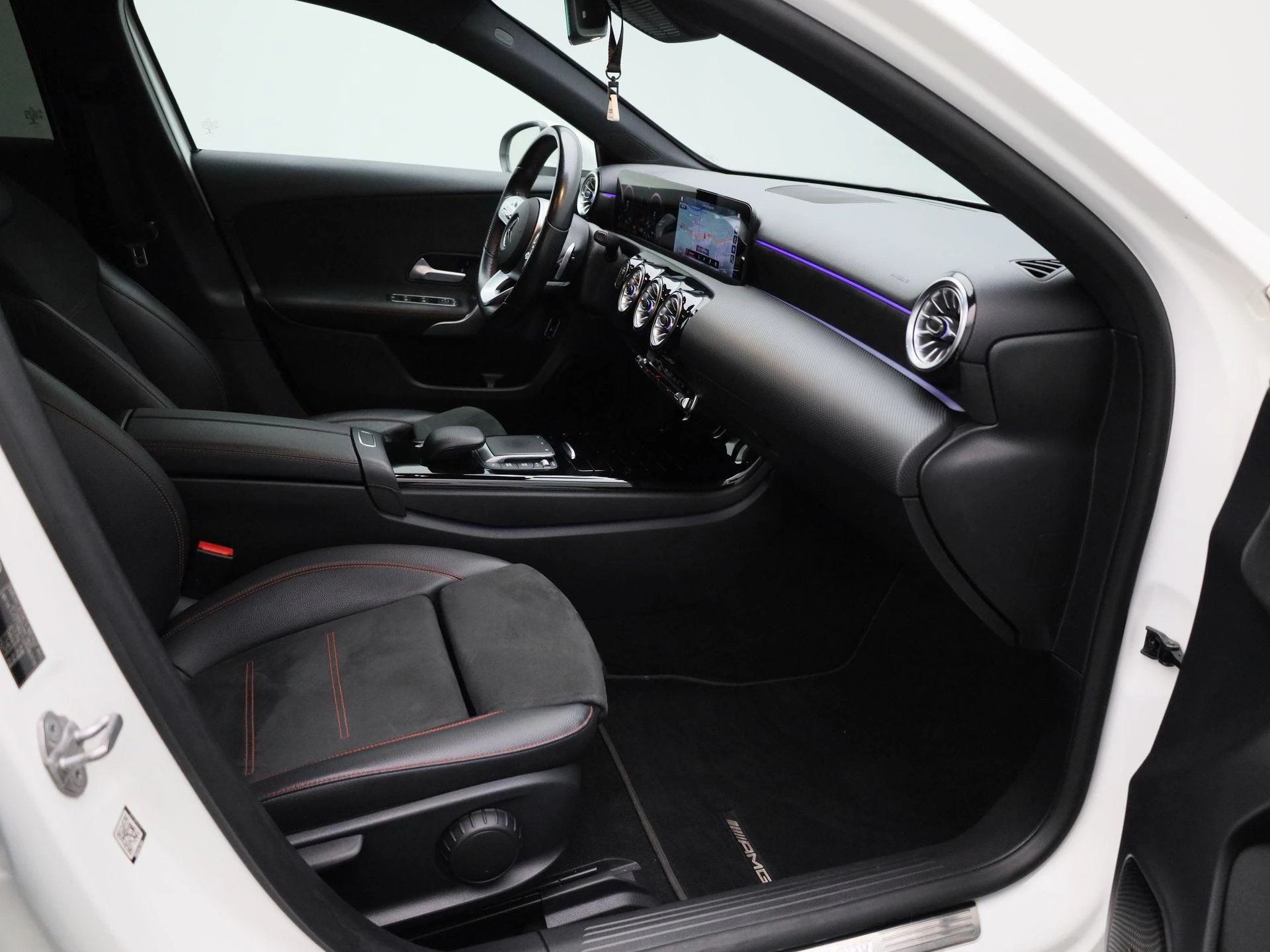 Mercedes-Benz-A-Klasse-image-33