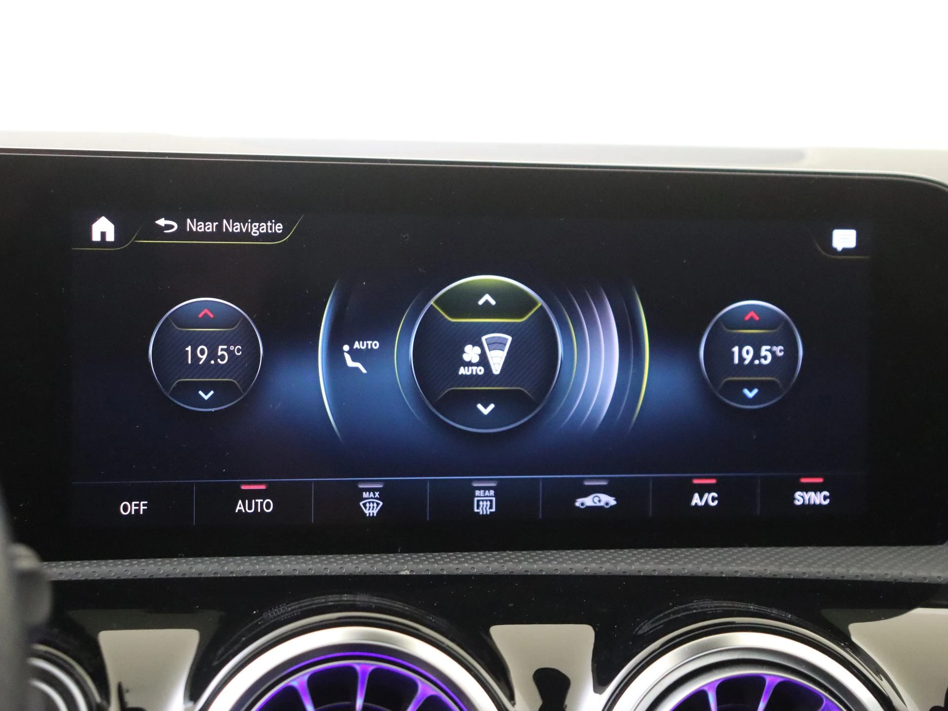 Mercedes-Benz CLA 200 Business Solution AMG