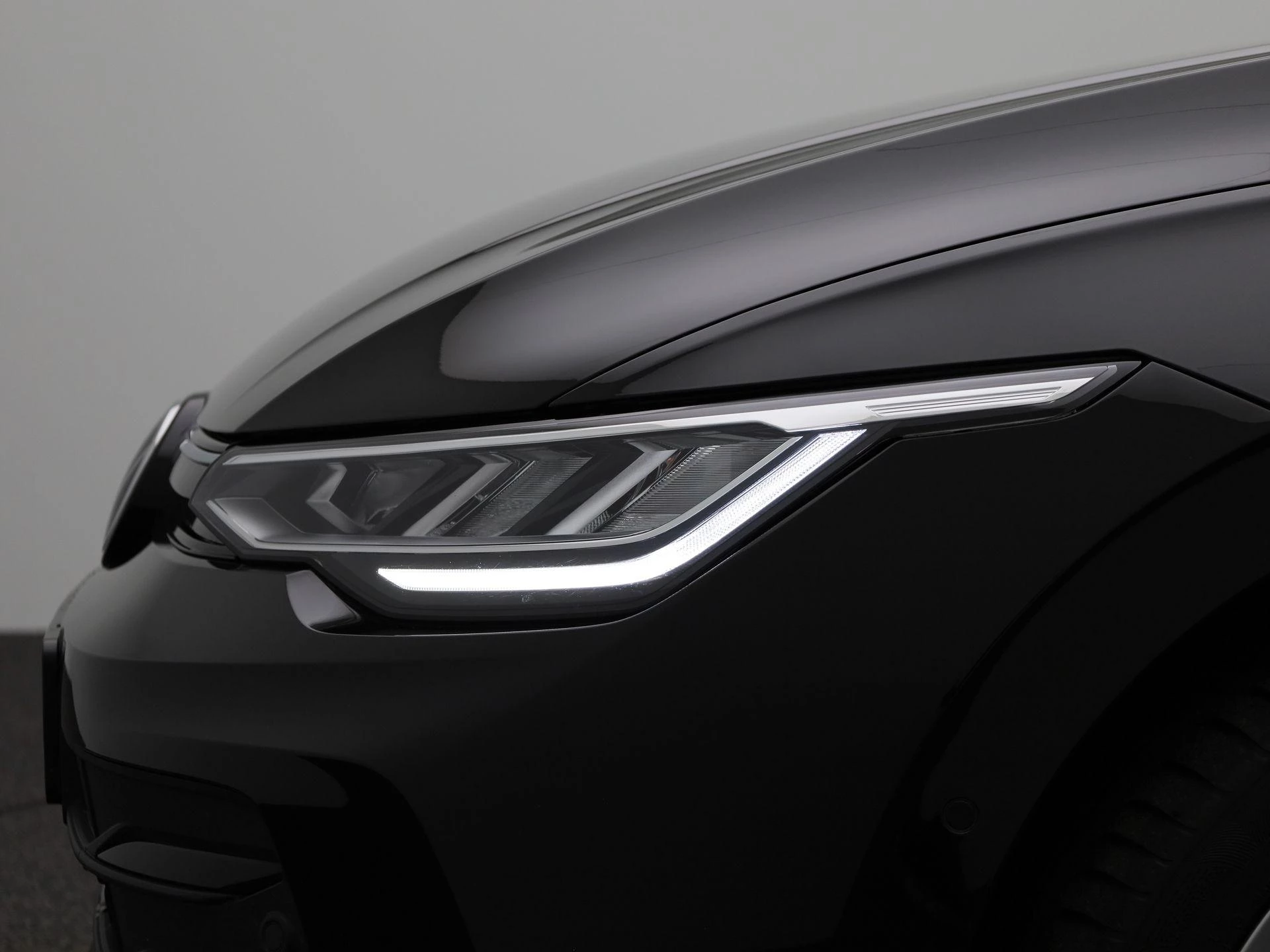 Volkswagen-Golf-image-14