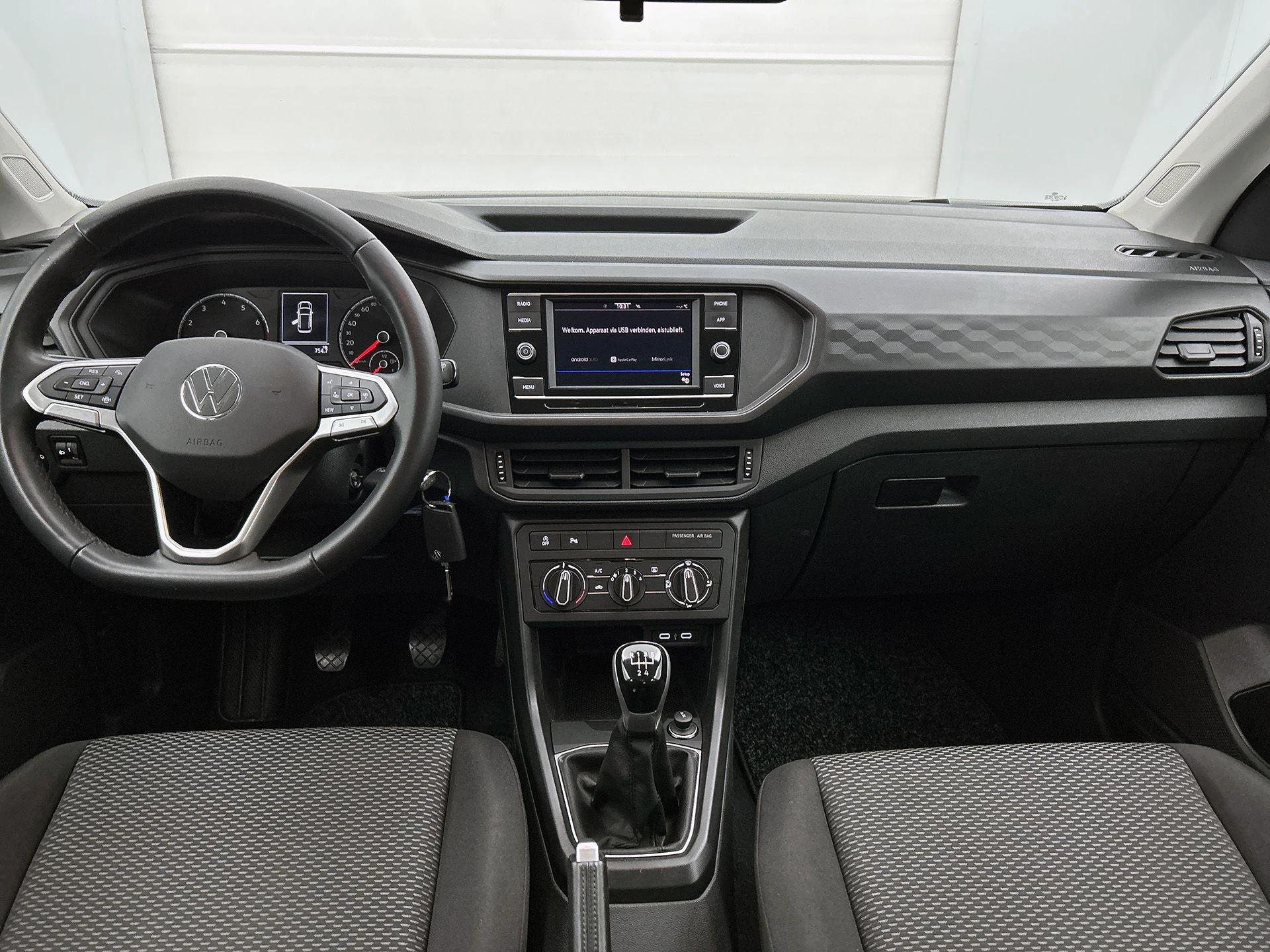 Volkswagen-T-Cross-image-19