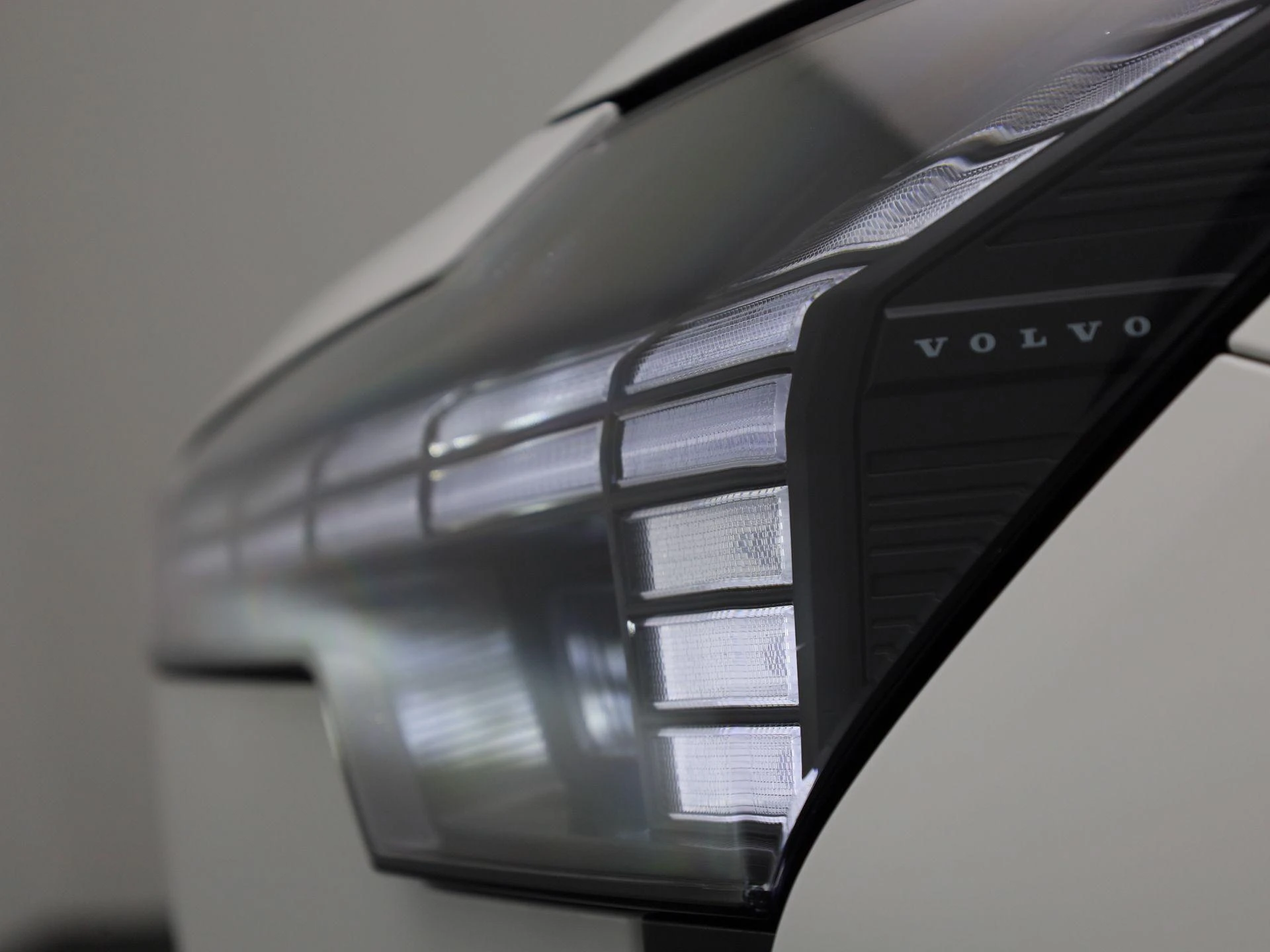 Volvo-EX30-image-35