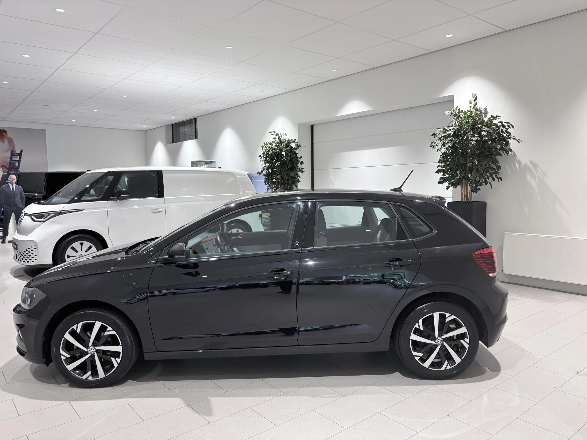 Volkswagen-Polo-image-2