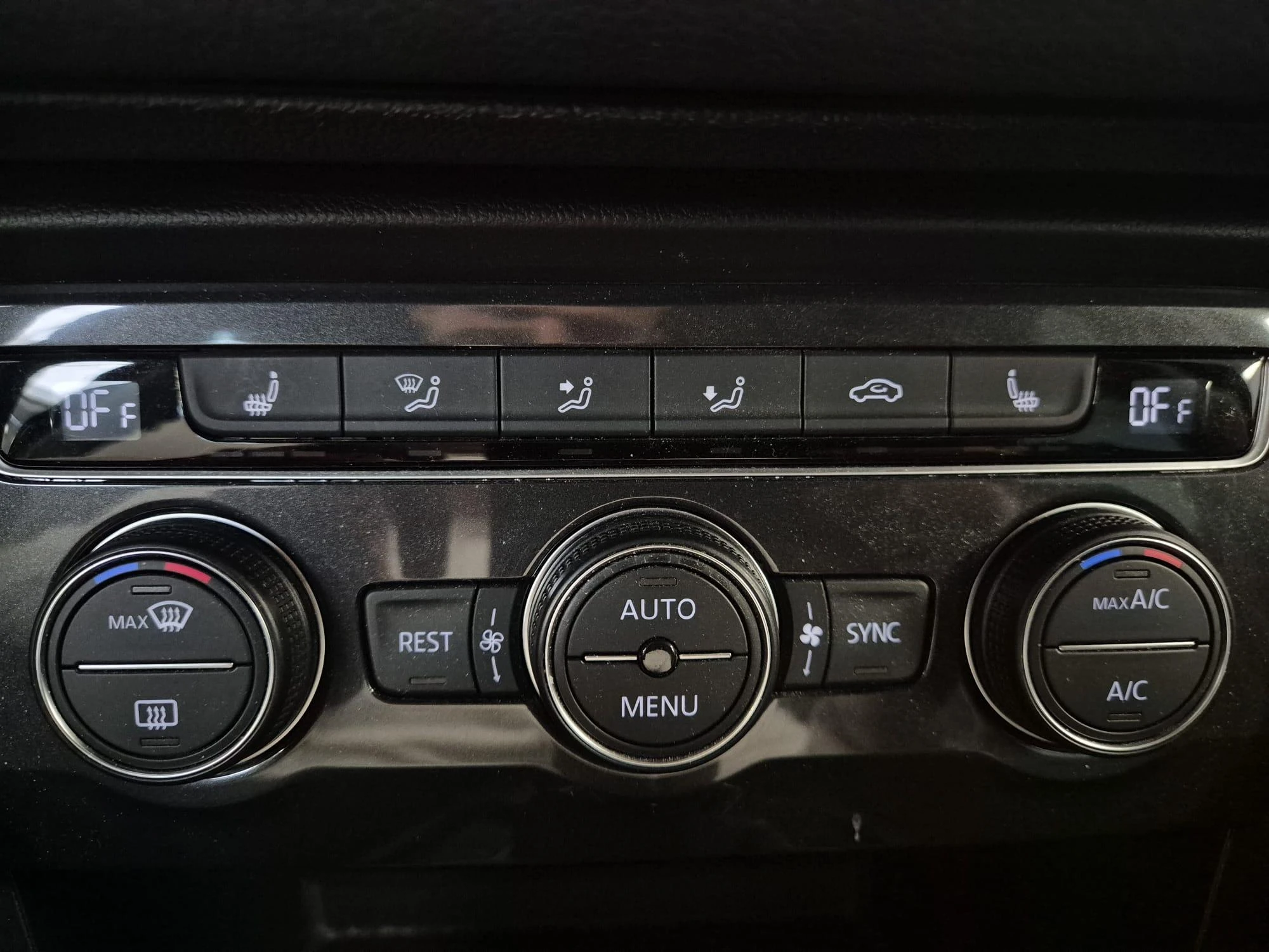 Volkswagen-Tiguan-image-15