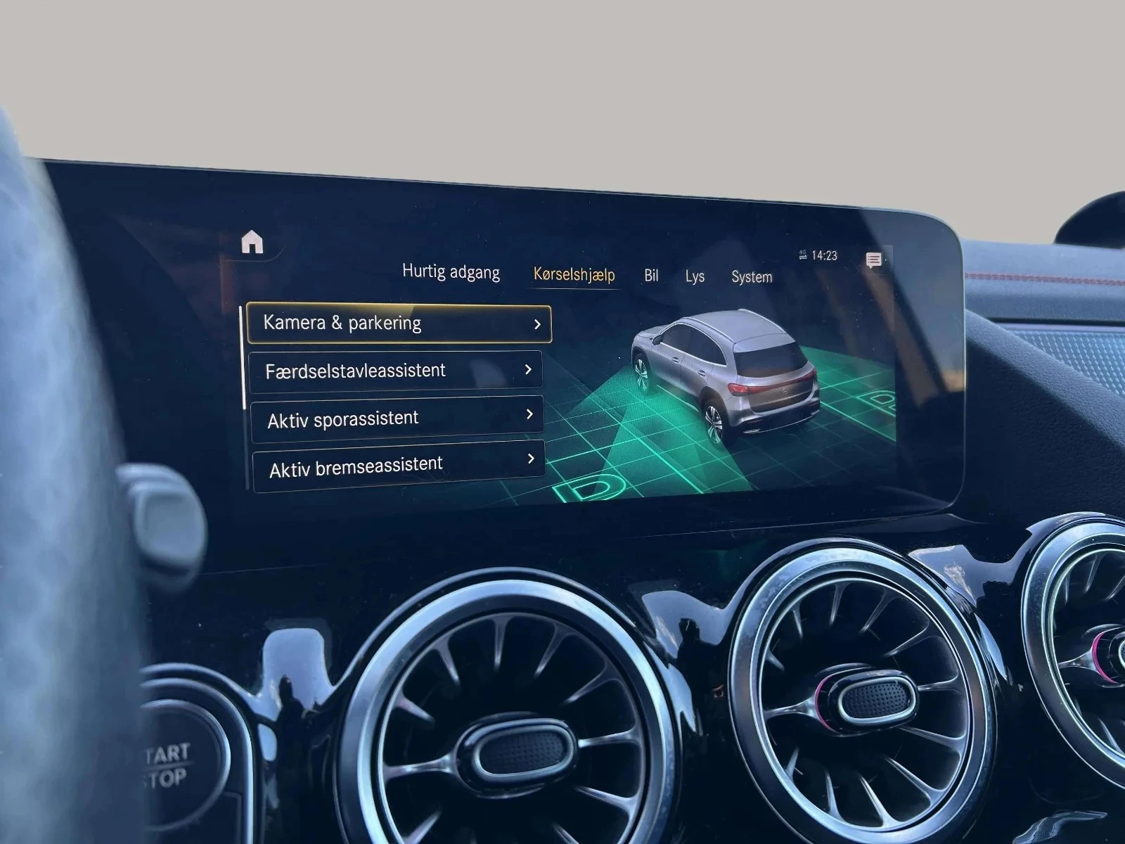 Mercedes-Benz-EQA-image-18