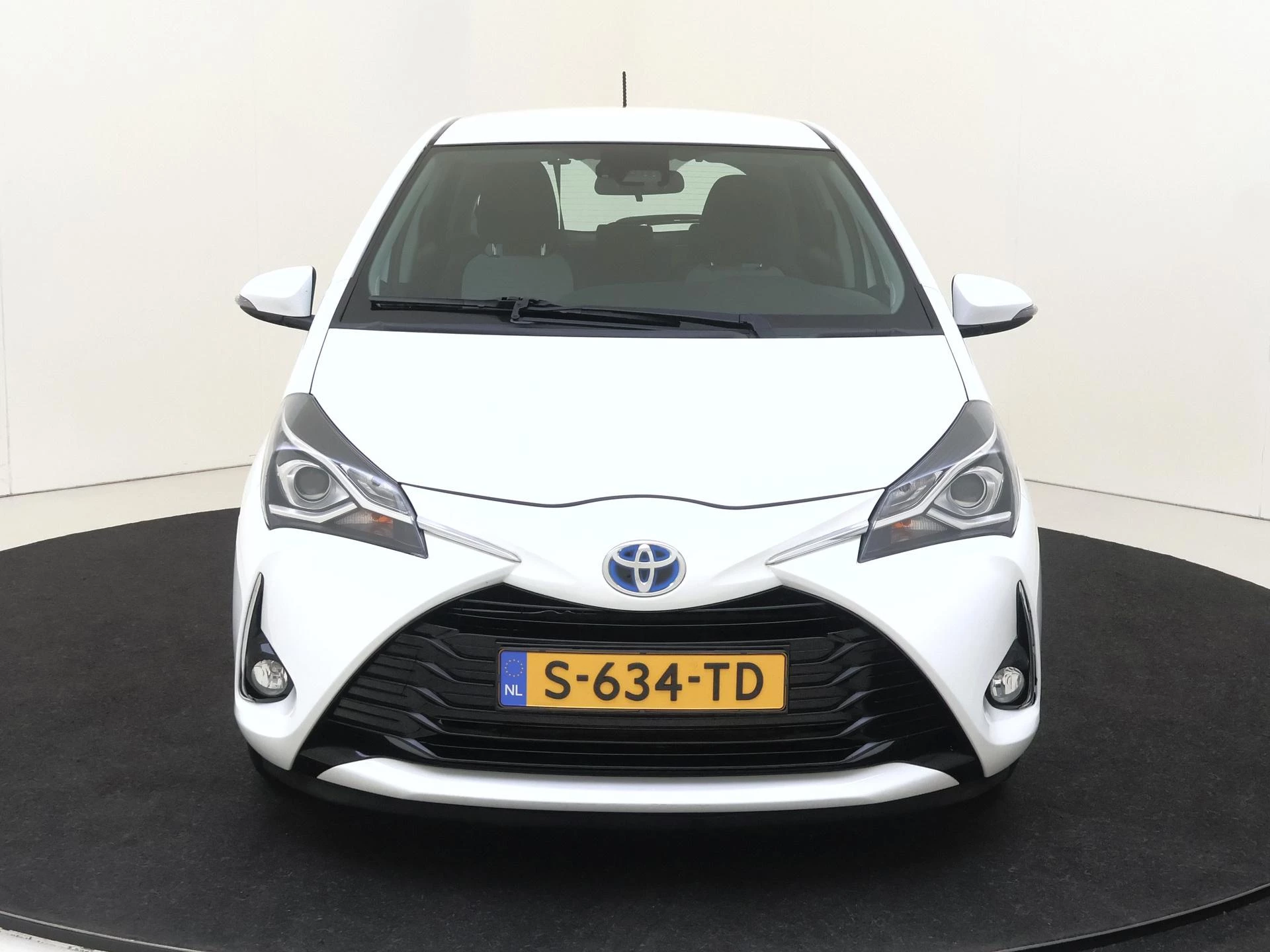 Toyota-Yaris-image-5