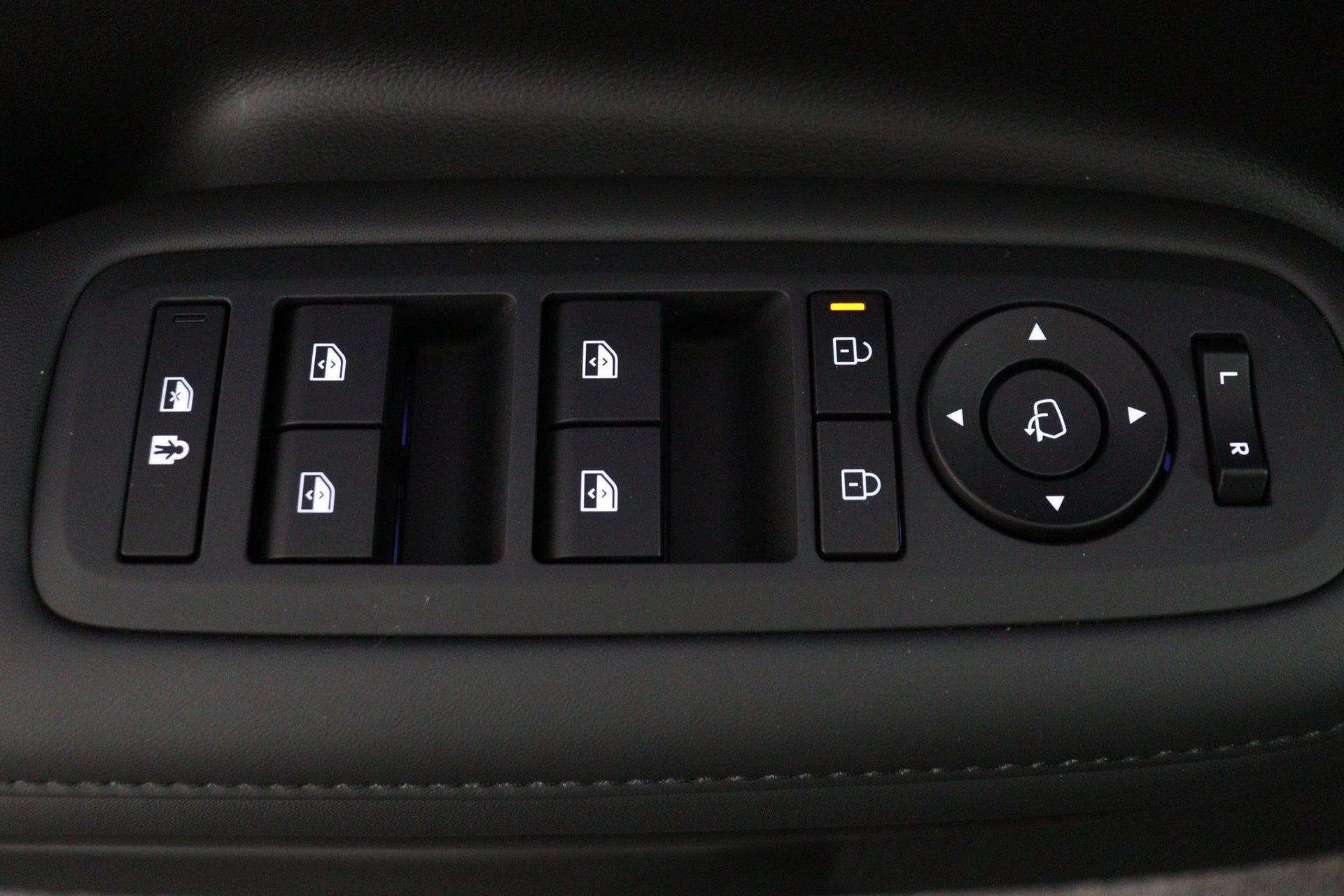Hyundai-Santa Fe-image-35