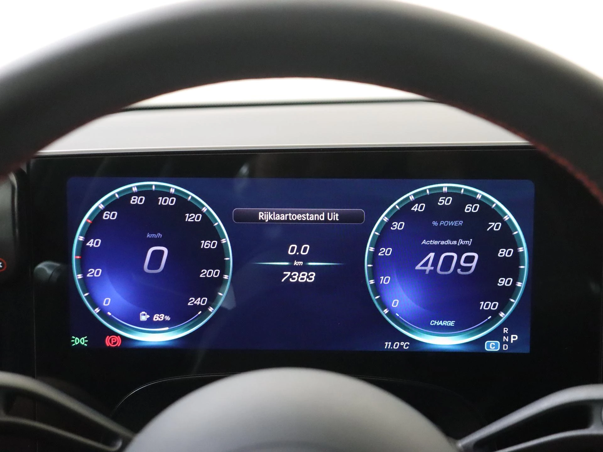 Mercedes-Benz-CLA-image-11