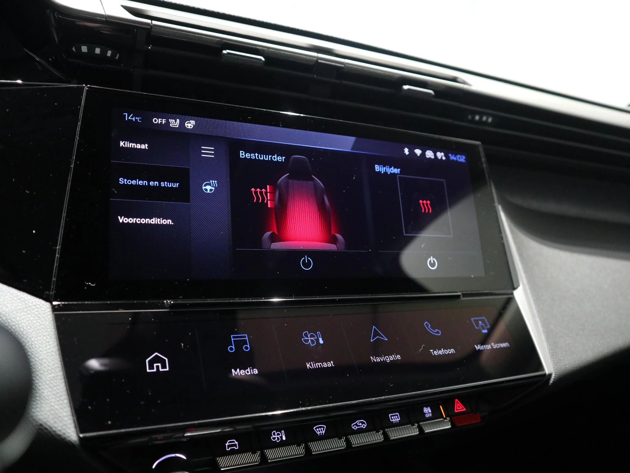 Peugeot-408-image-13