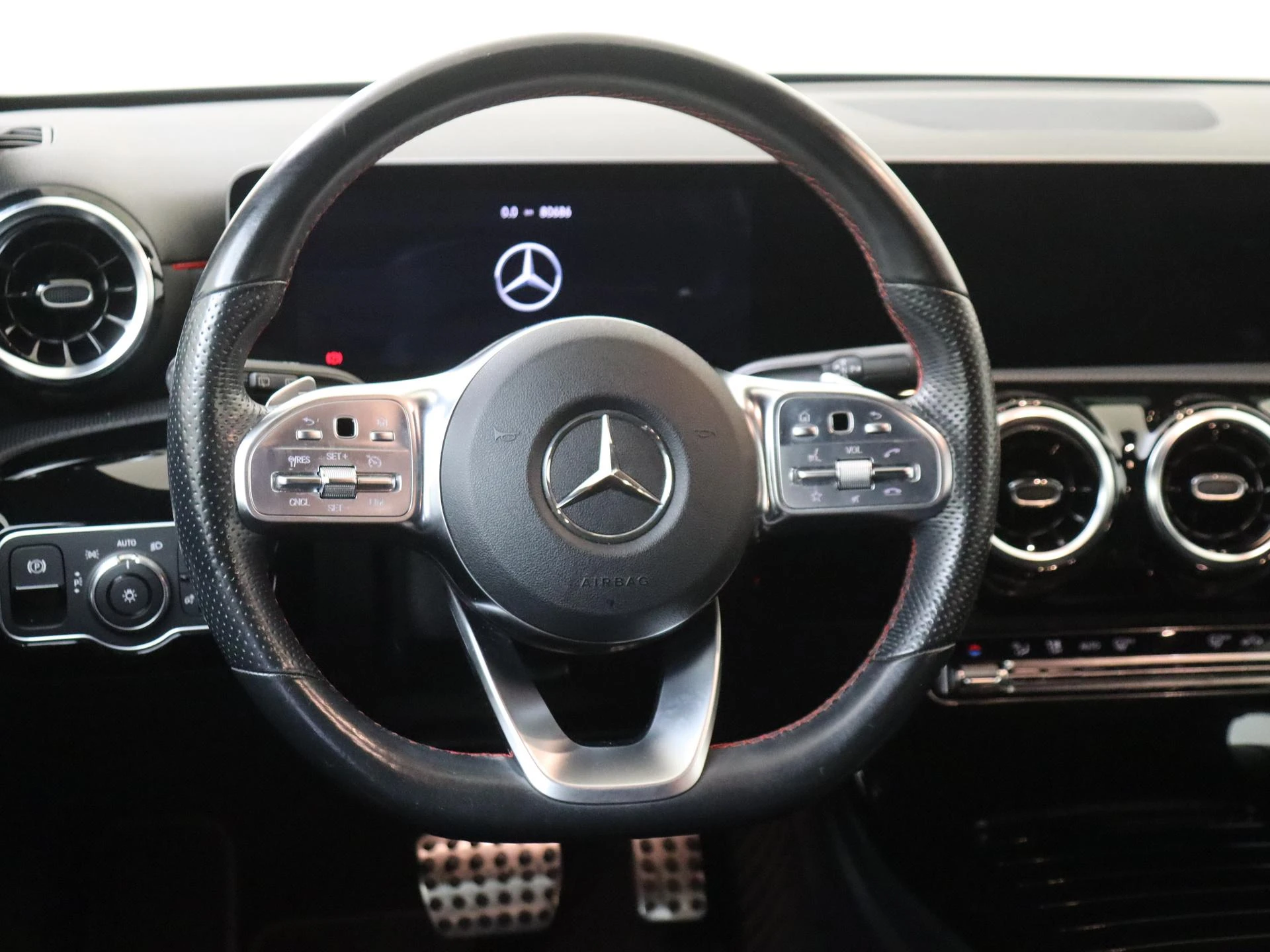 Mercedes-Benz A-Klasse 180 Business Solution AMG
