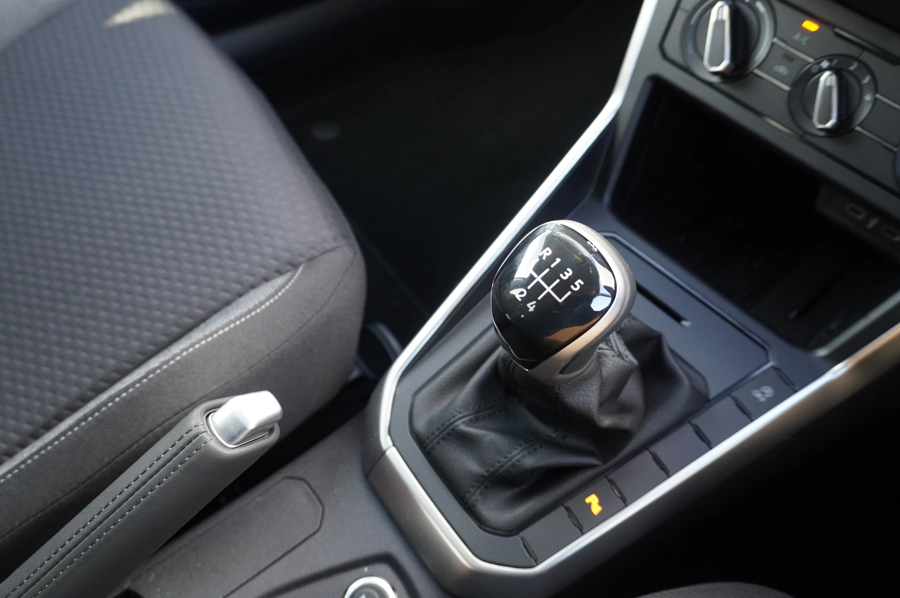 Volkswagen-Polo-image-15
