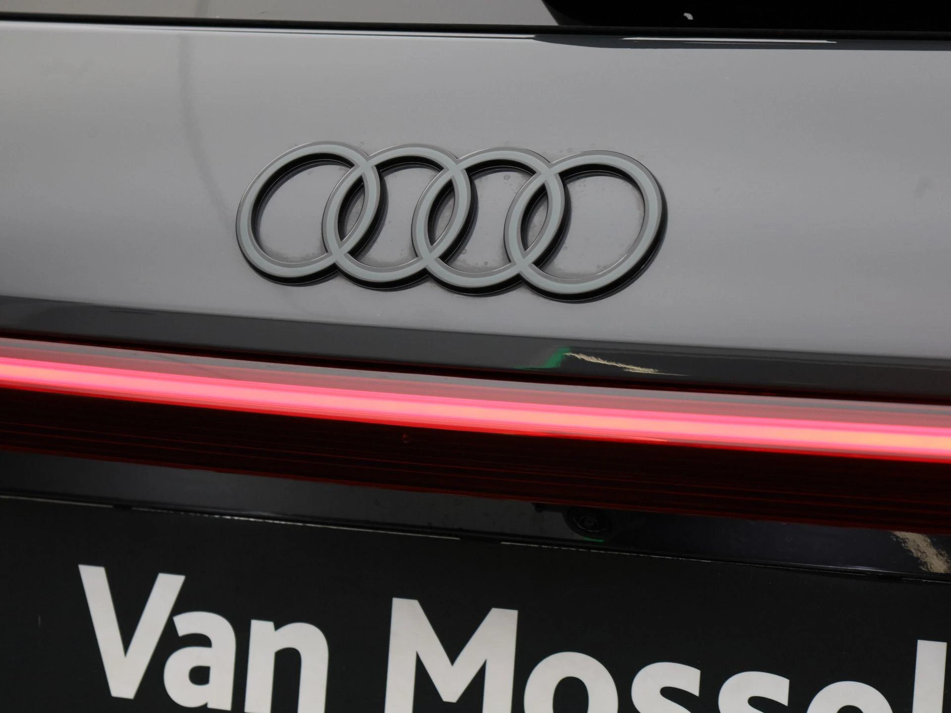 Audi-Q6 e-tron-image-48