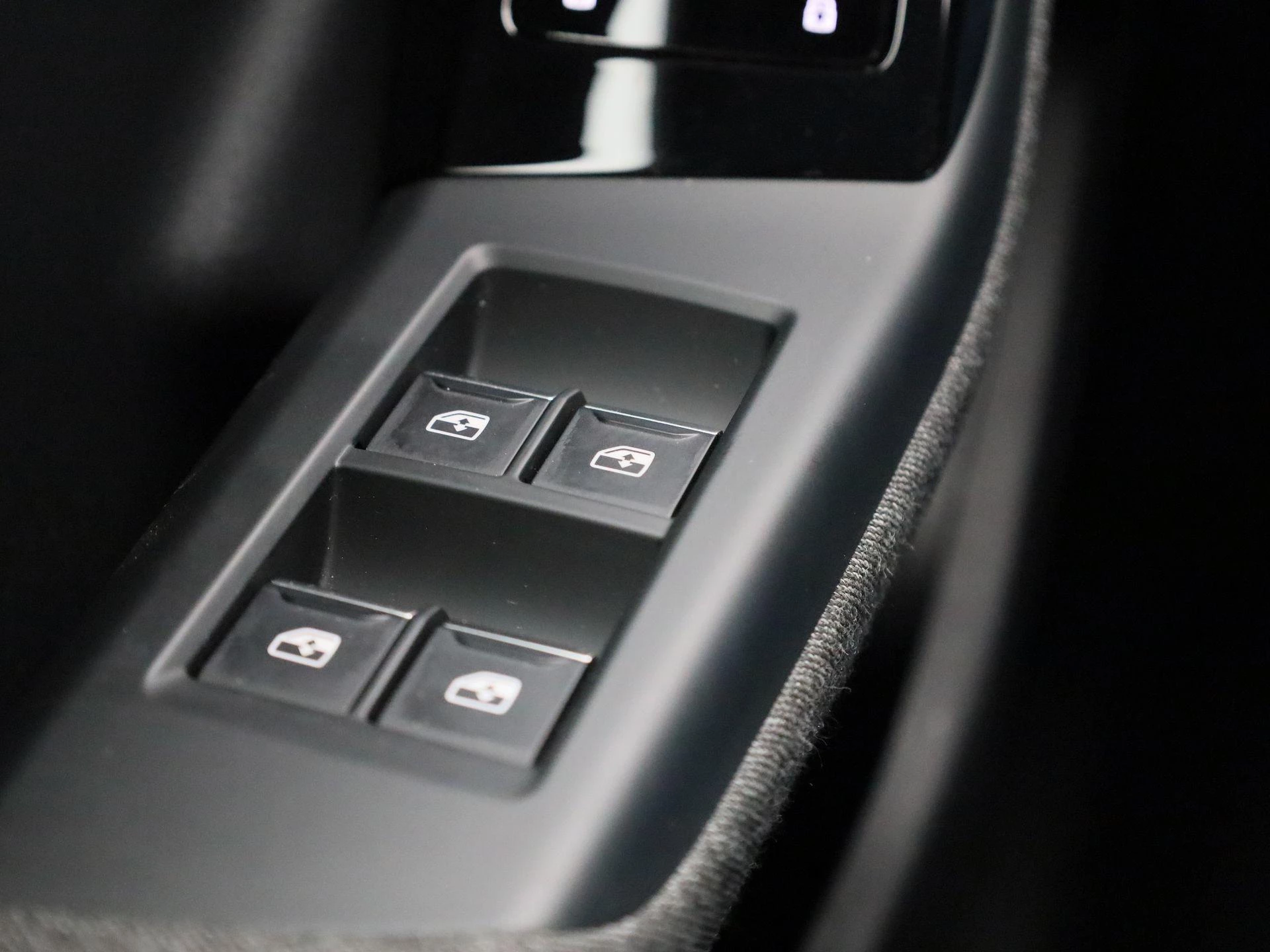 Audi-Q6 e-tron-image-42
