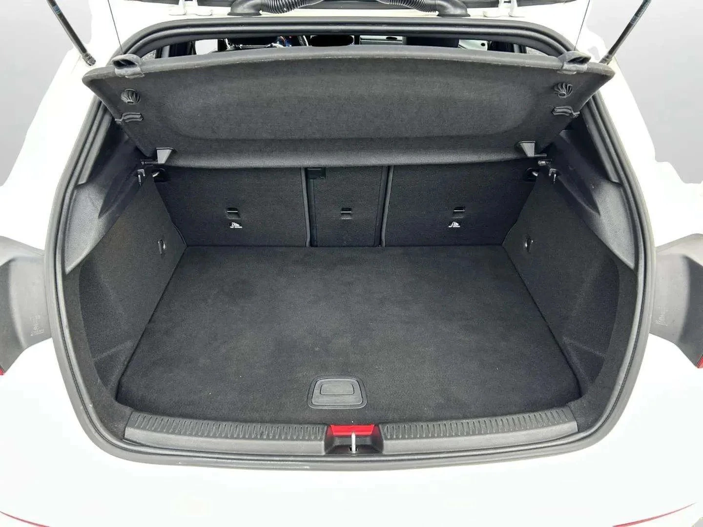 Mercedes-Benz-A-Klasse-image-20