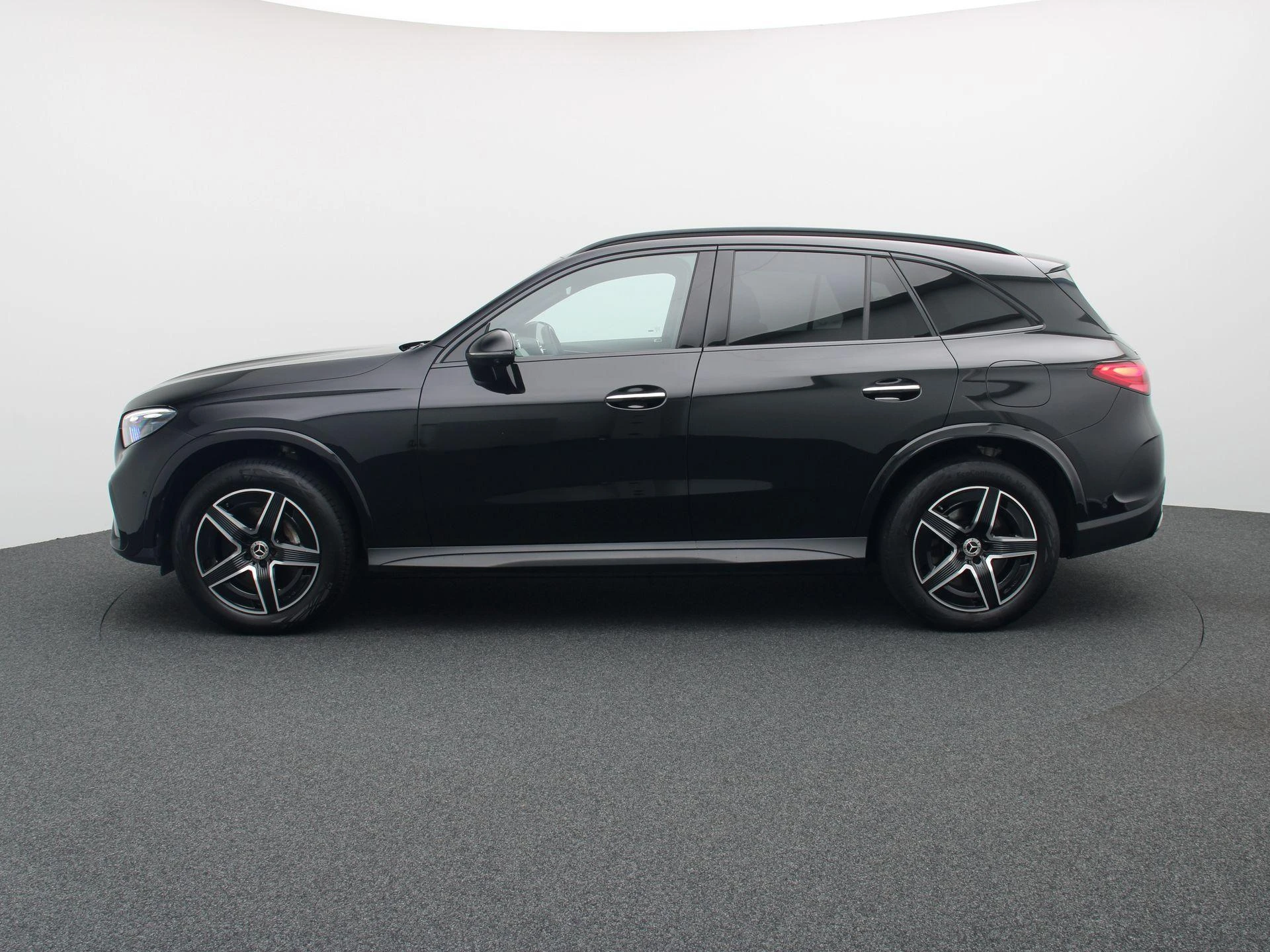 Mercedes-Benz-GLC-image-3