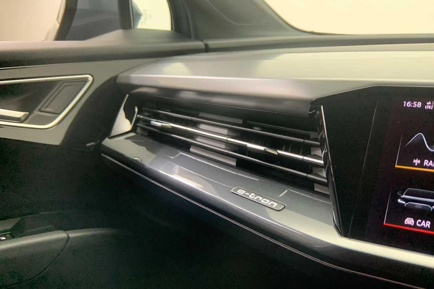 Audi-Q4 e-tron-image-19