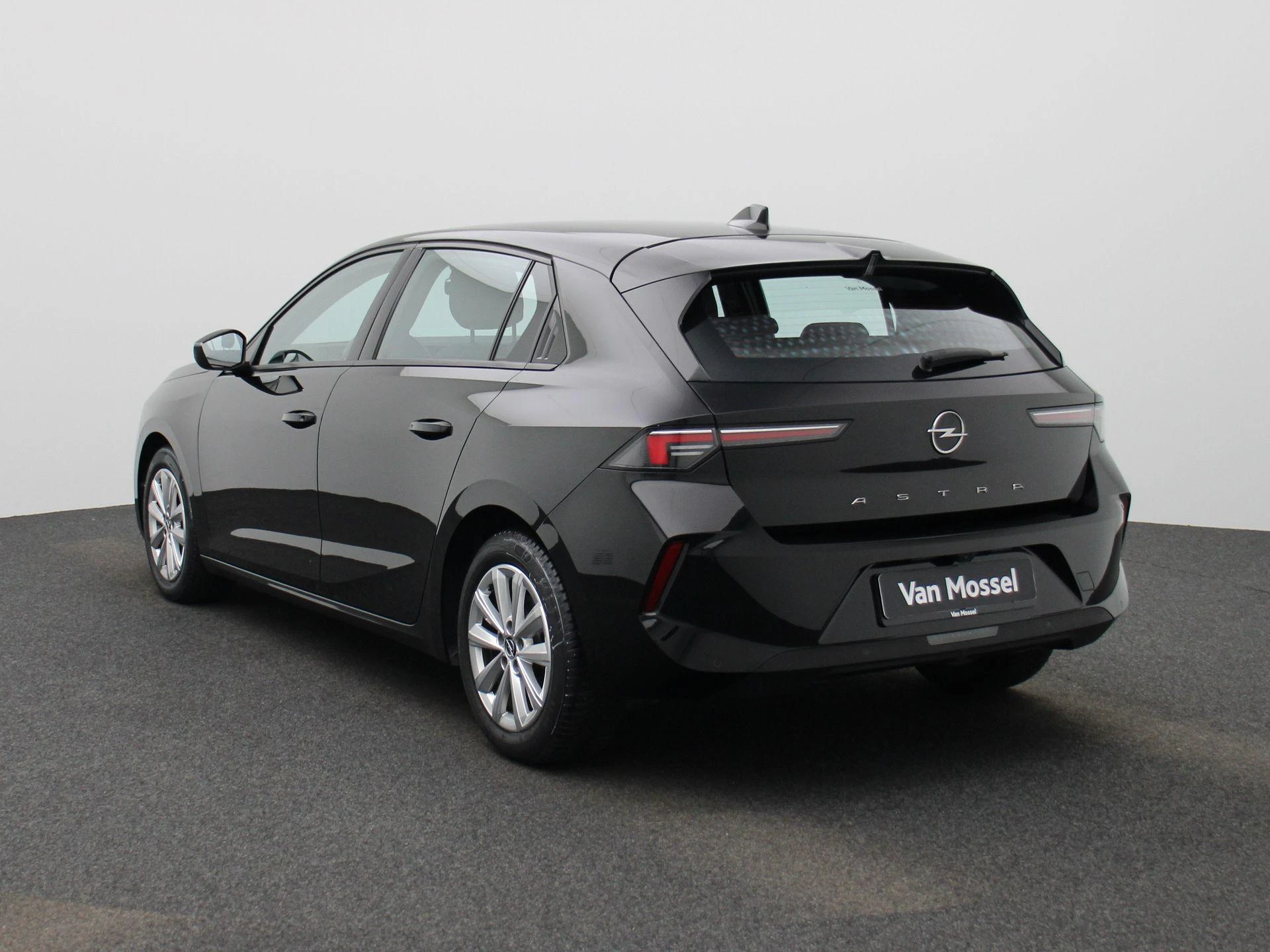 Opel-Astra-image-1