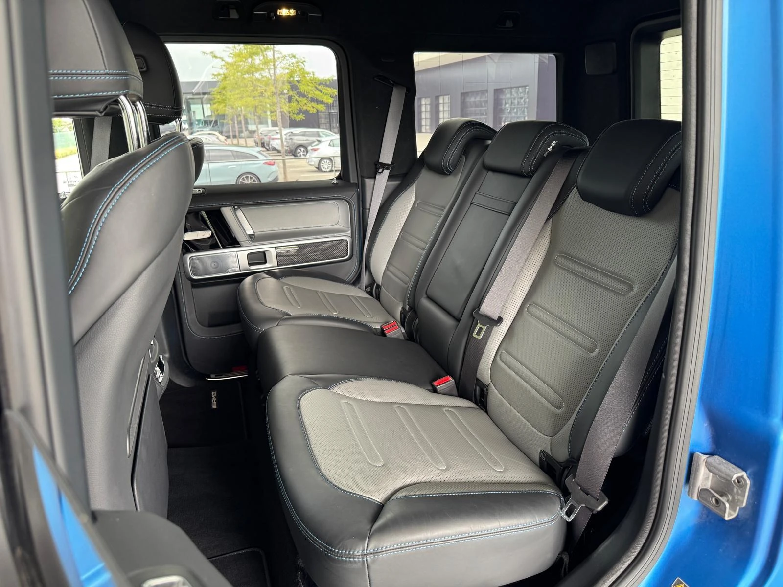 Mercedes-Benz-G-Klasse-image-10