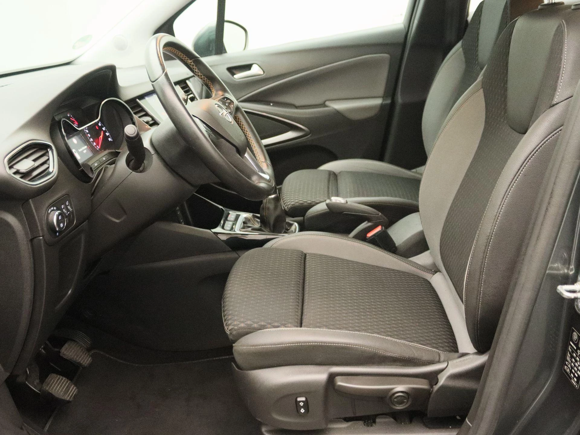 Opel-Crossland X-image-12