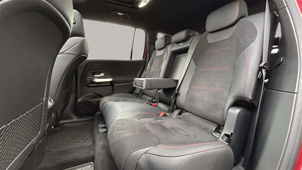 Mercedes-Benz-EQB-image-21