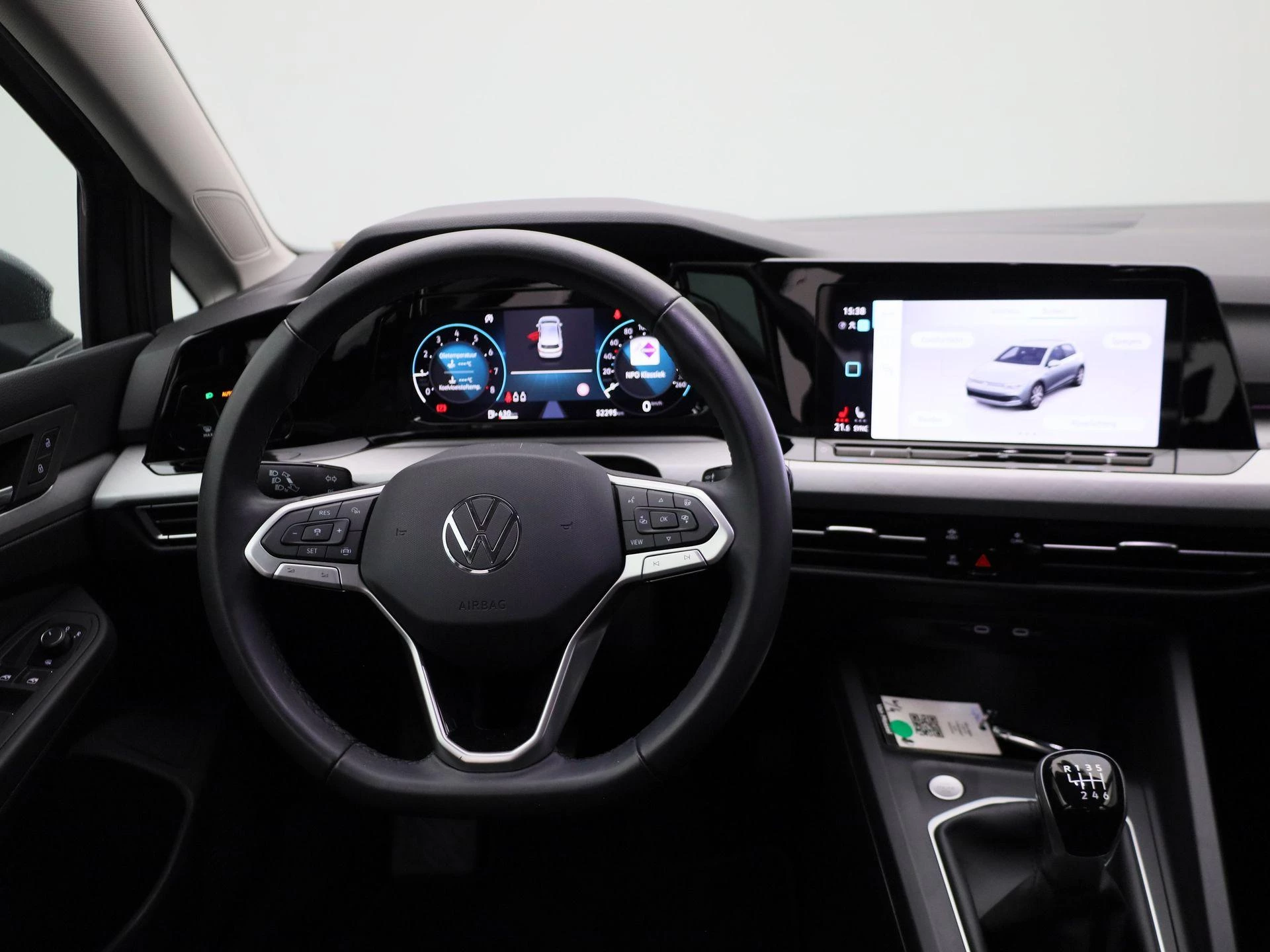 Volkswagen-Golf-image-6