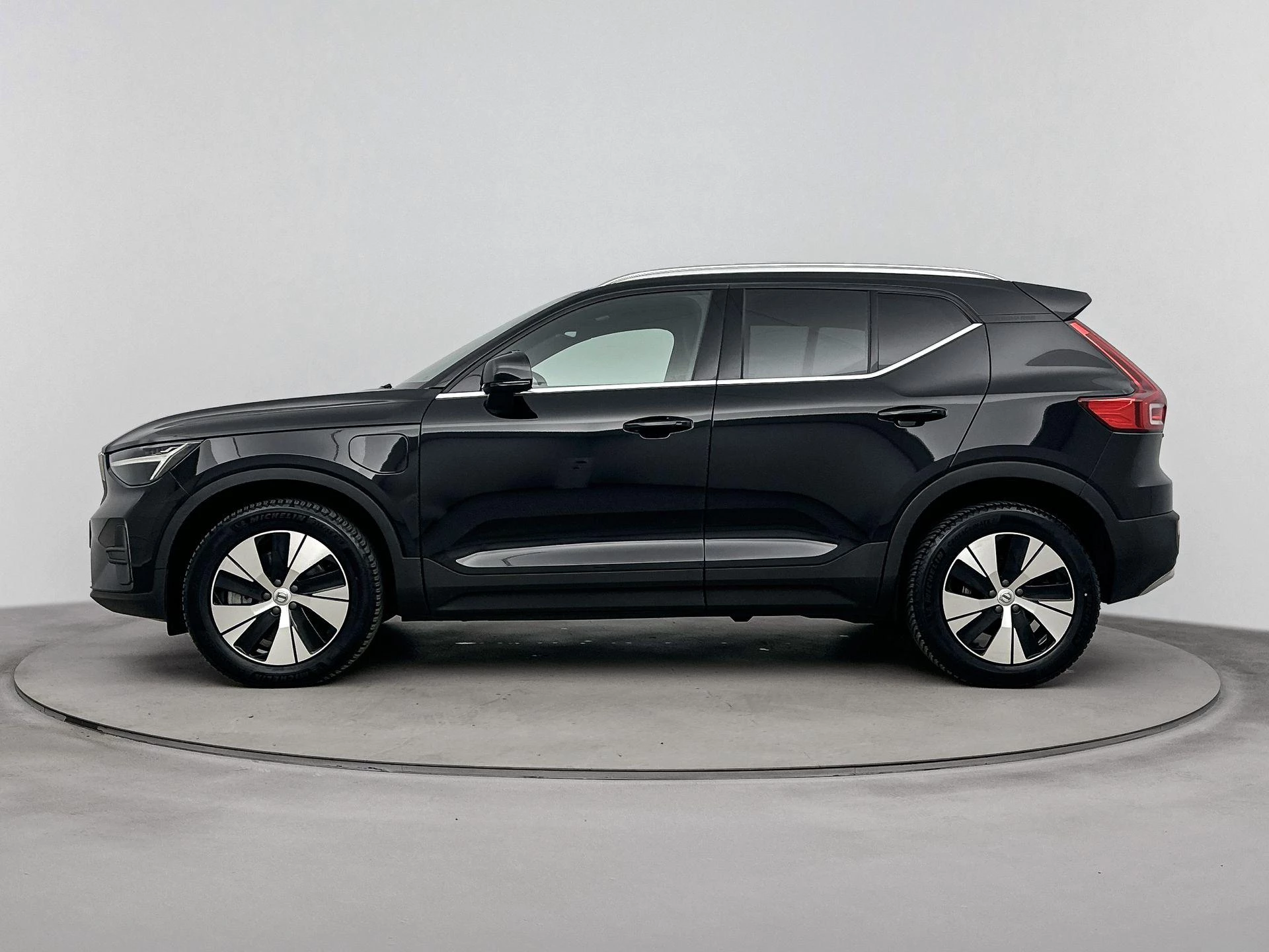 Volvo-XC40-image-1