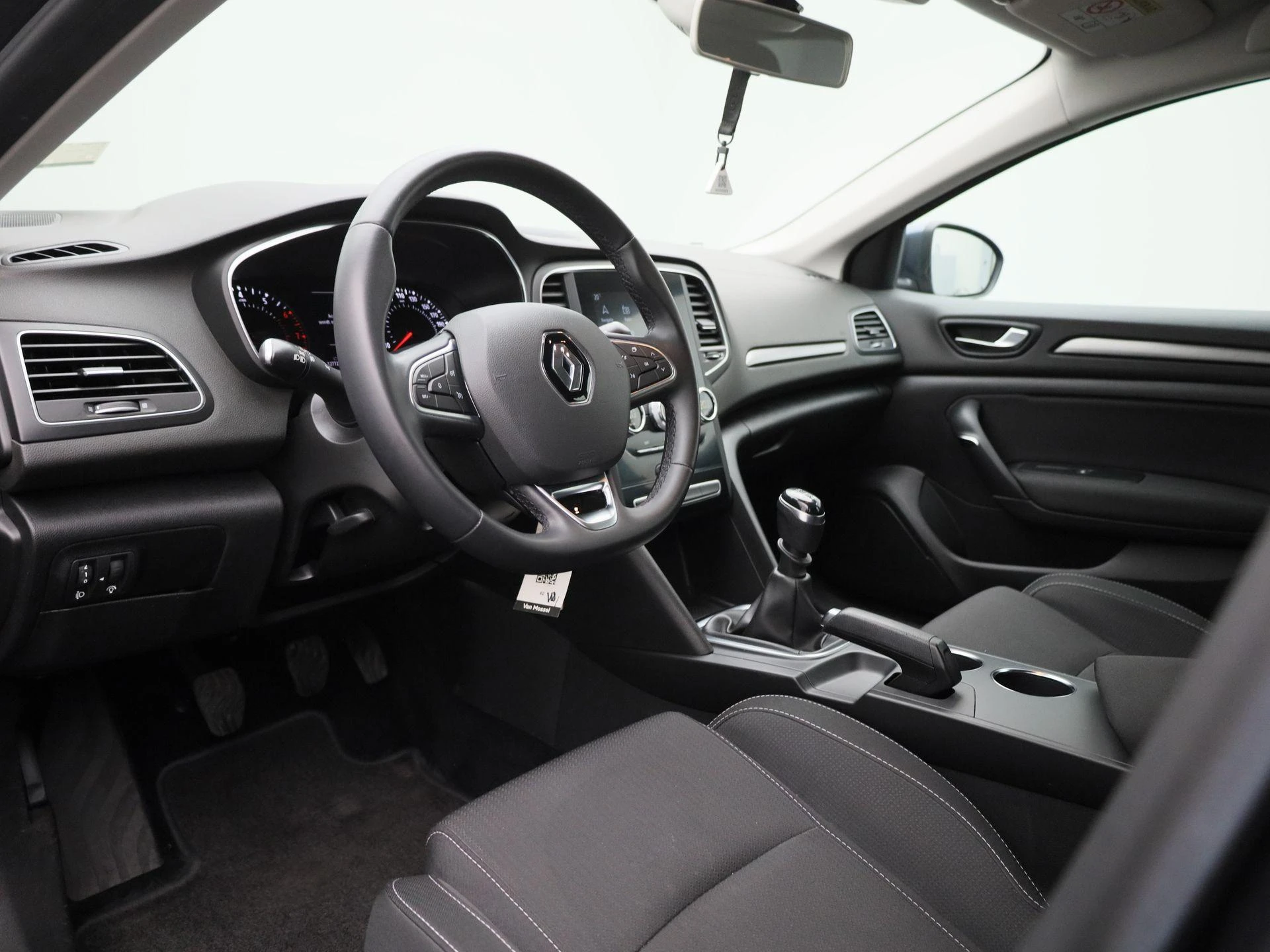Renault-Mégane Estate-image-27