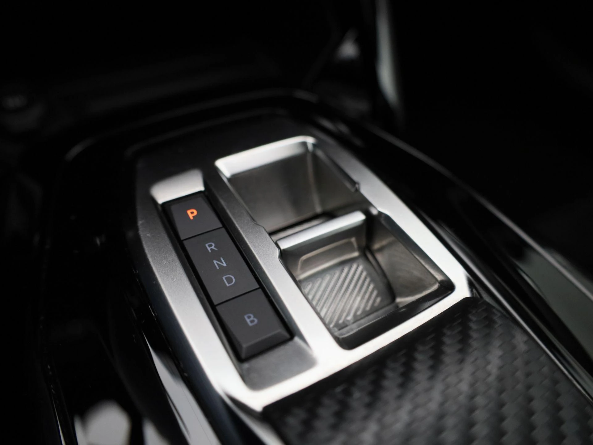 Peugeot-e-208-image-21