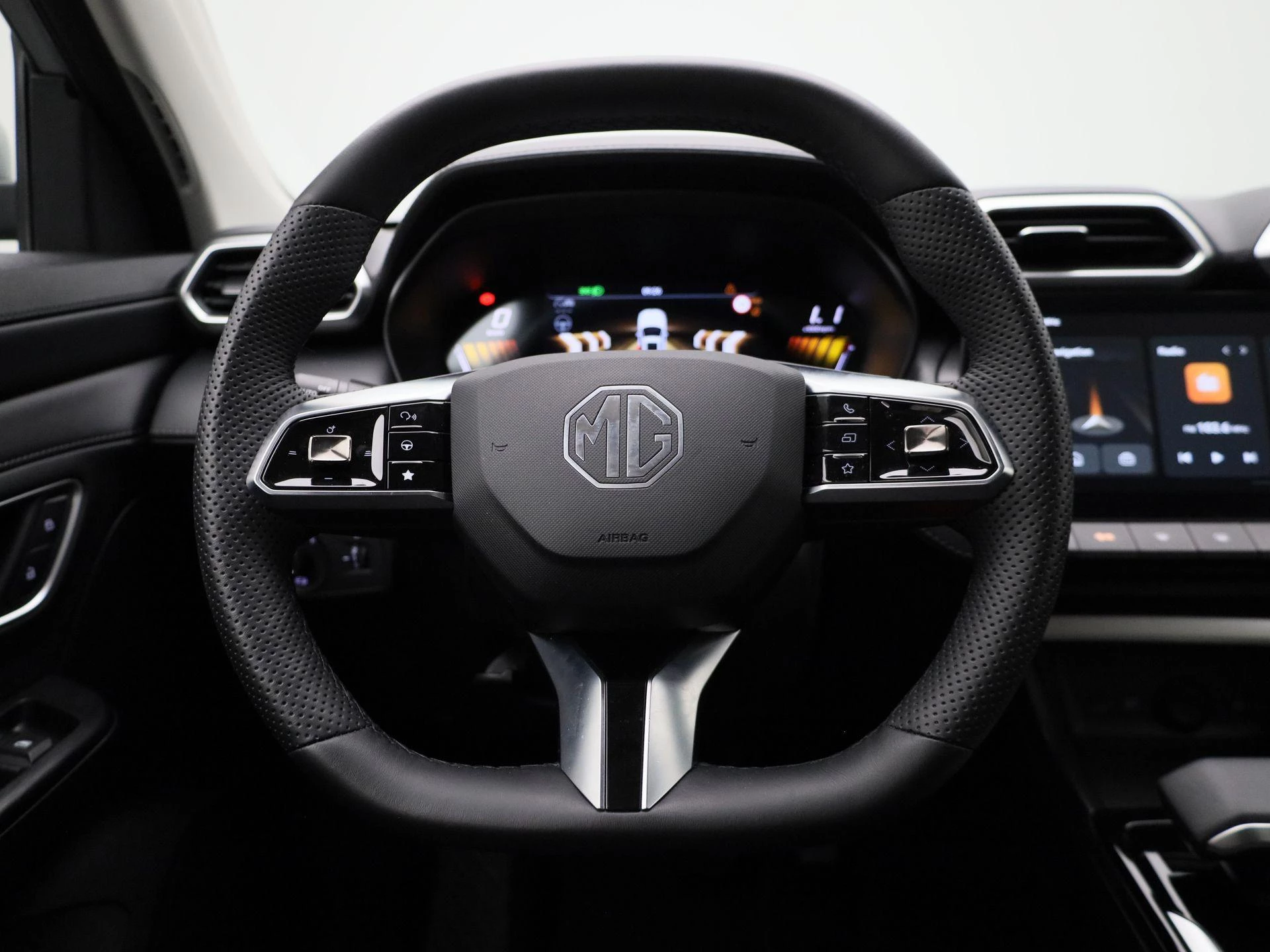 MG ZS 1.5 Hybrid+ Luxury