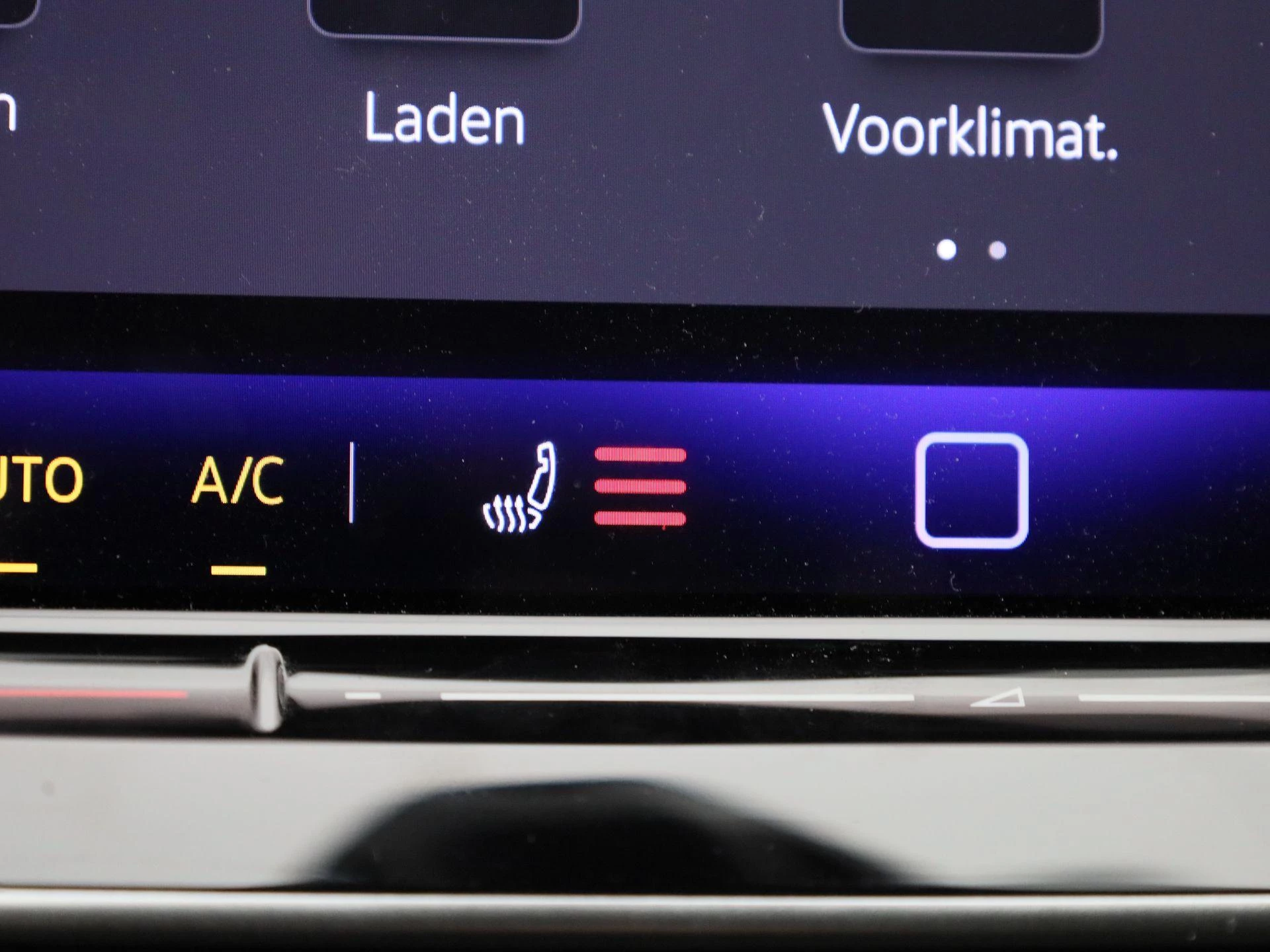 Volkswagen-Golf-image-24