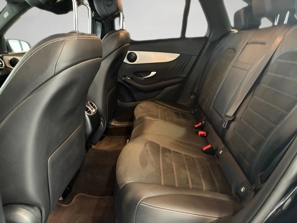 Mercedes-Benz-GLC 300 d-image-9