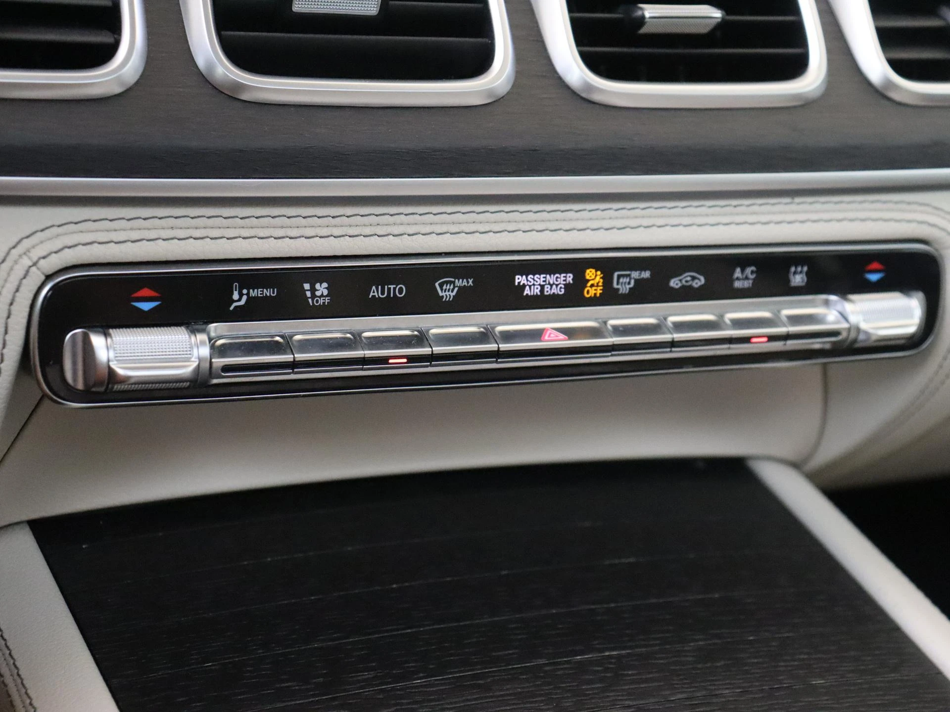 Mercedes-Benz-GLE-image-20