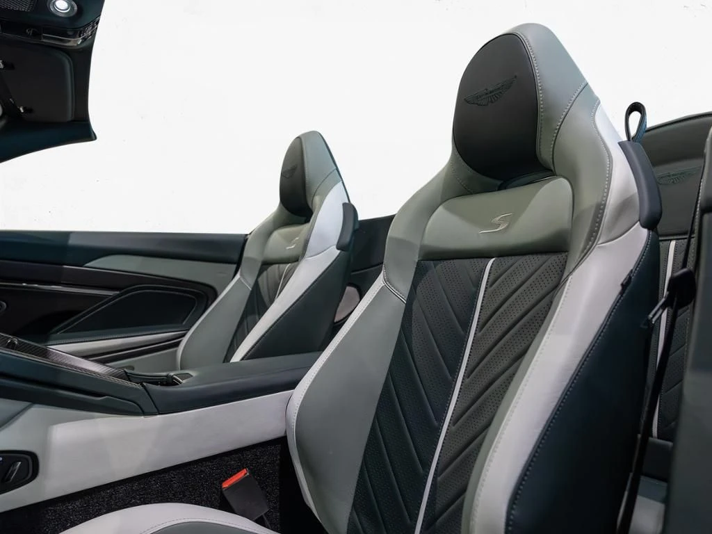 Aston Martin-DB12-image-13