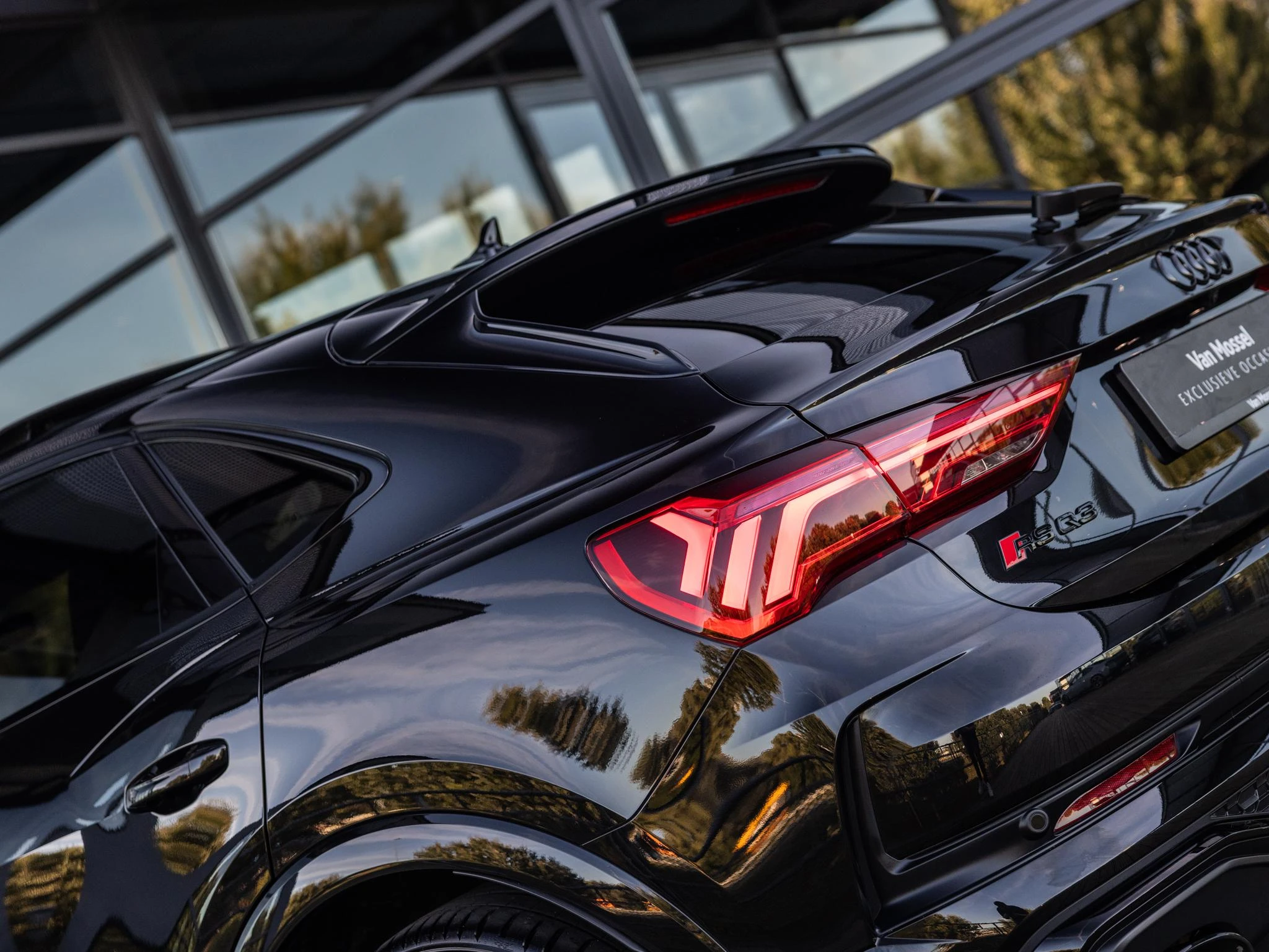 Audi-RSQ3-image-15