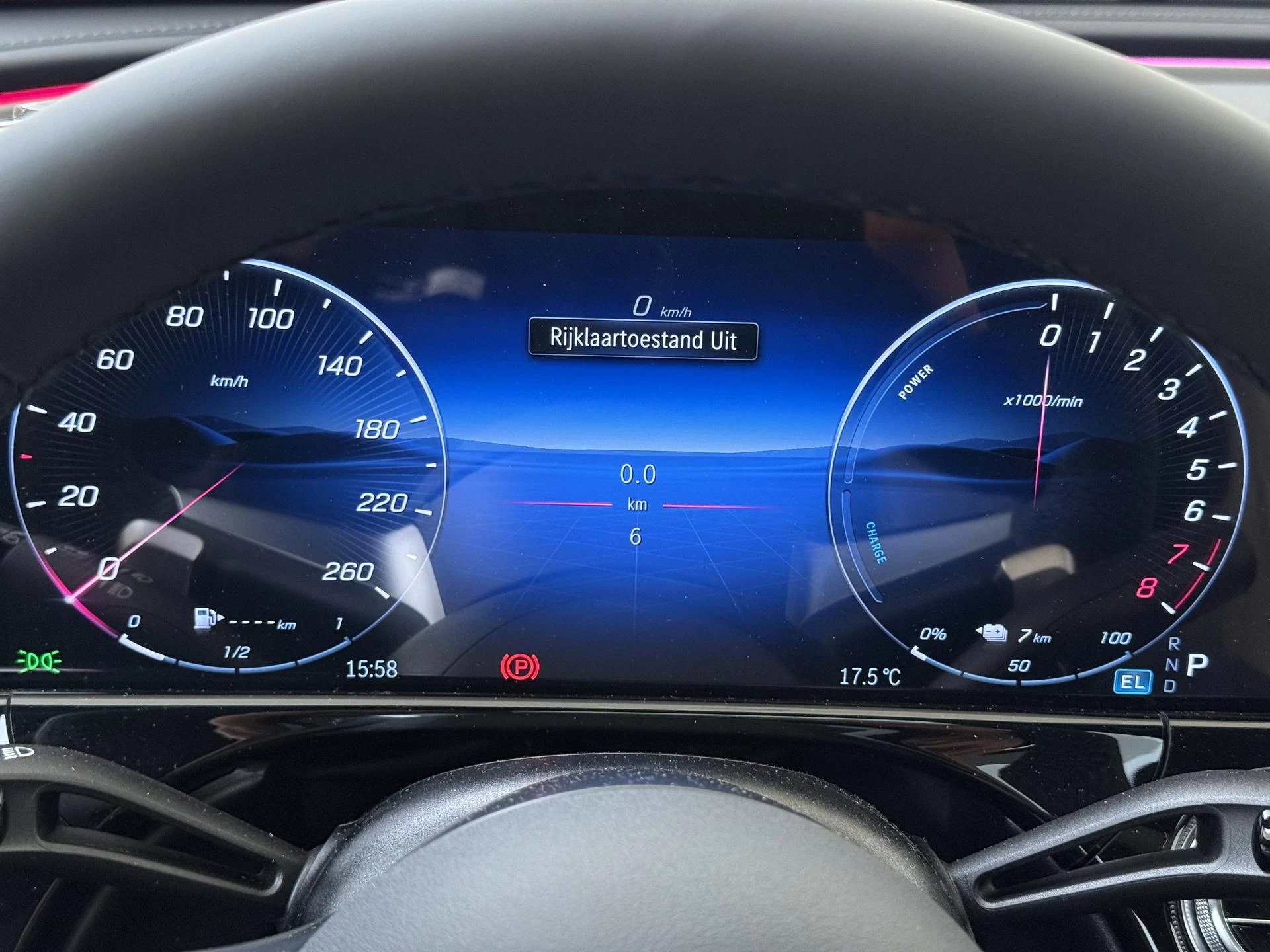 Mercedes-Benz-E-Klasse-image-10