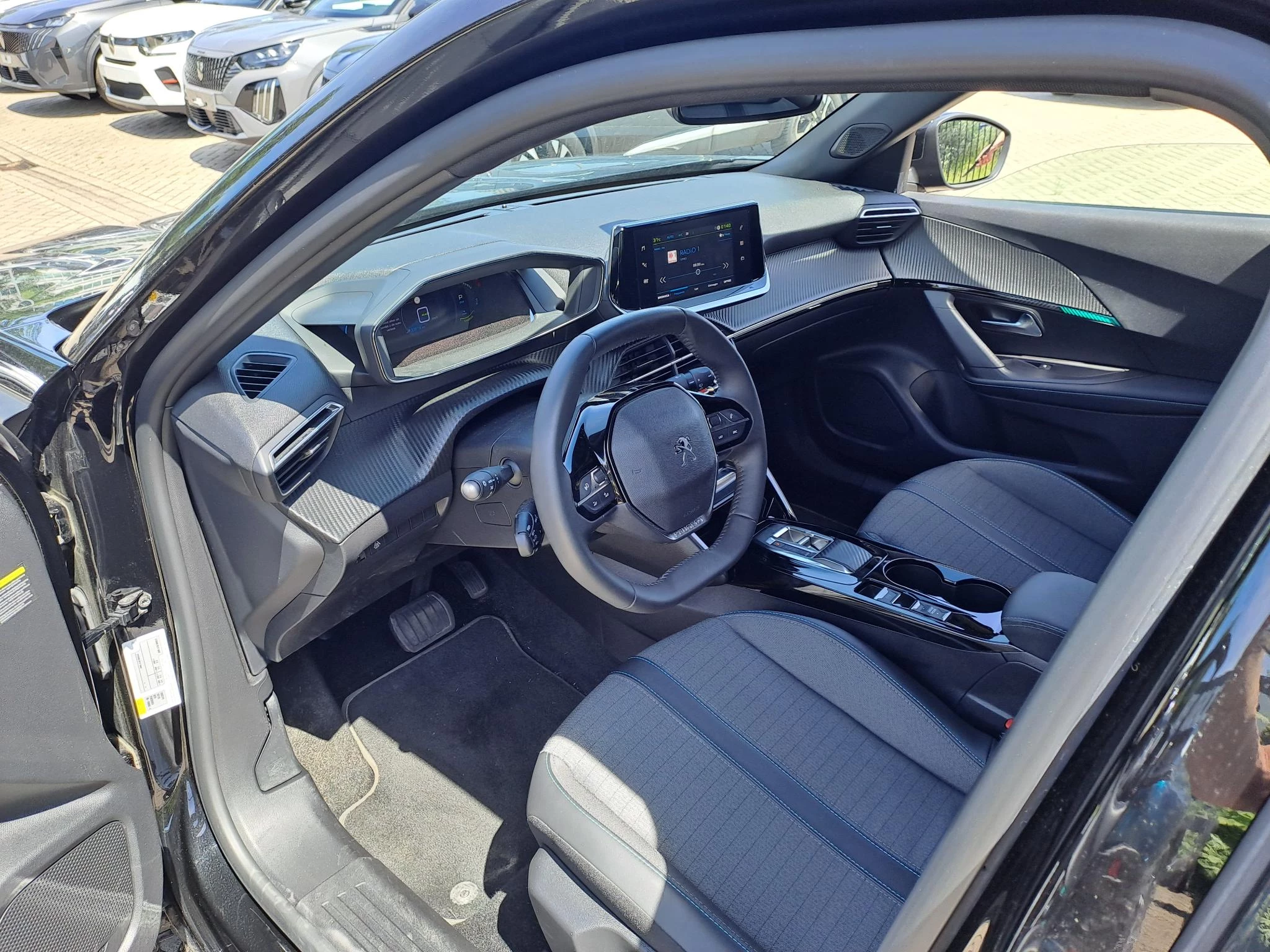 Peugeot e-2008 EV Allure Pack 50 kWh