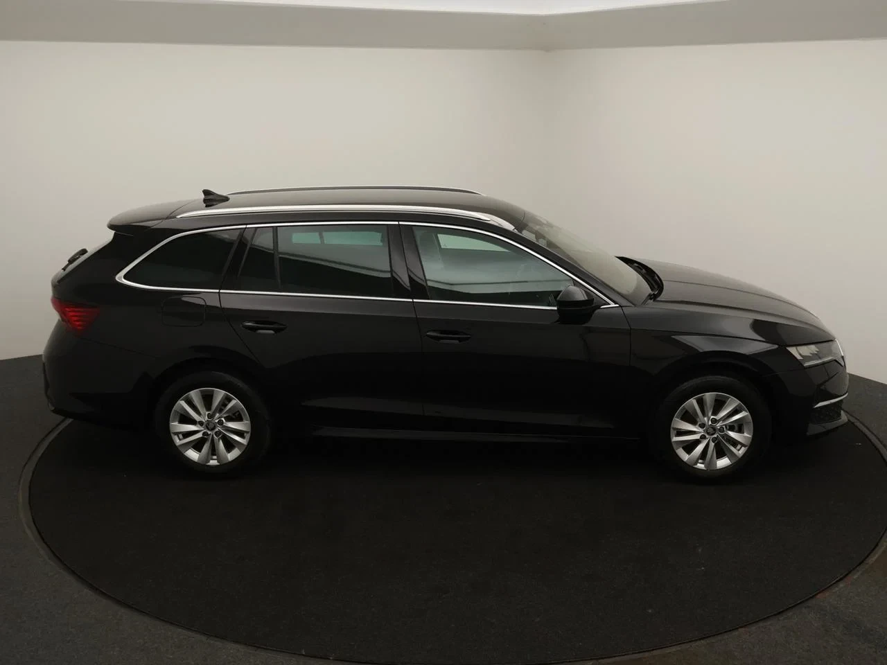 Škoda Octavia Combi SKODA Octavia Combi 1.5TSI 150PK *VIRTUAL COCKPIT*CAMERA*ACC*PDC*NAVI*APP-CONNECT*AIRCO*ZETELVERWARMING*...*