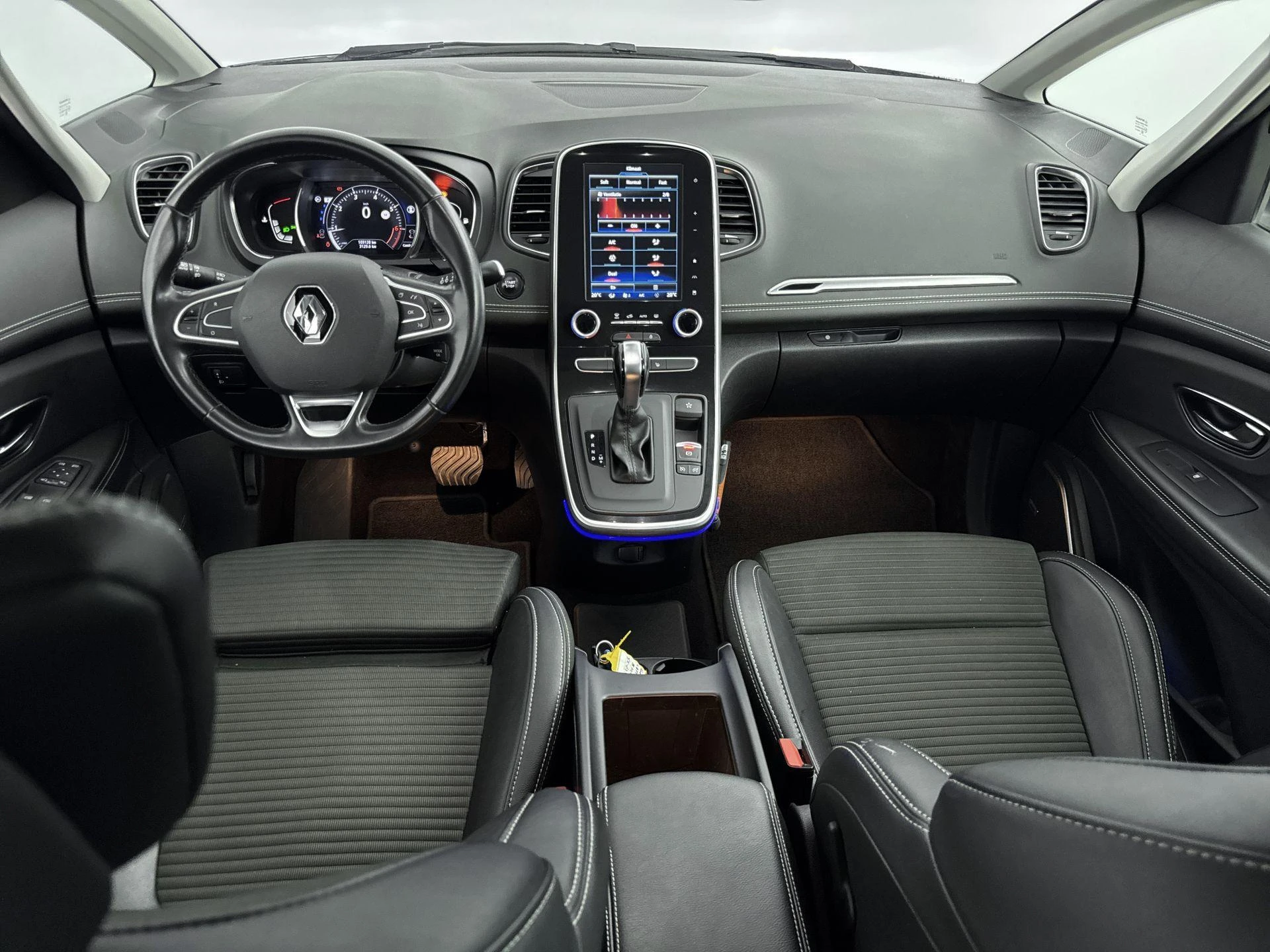 Renault-Grand Scénic-image-18