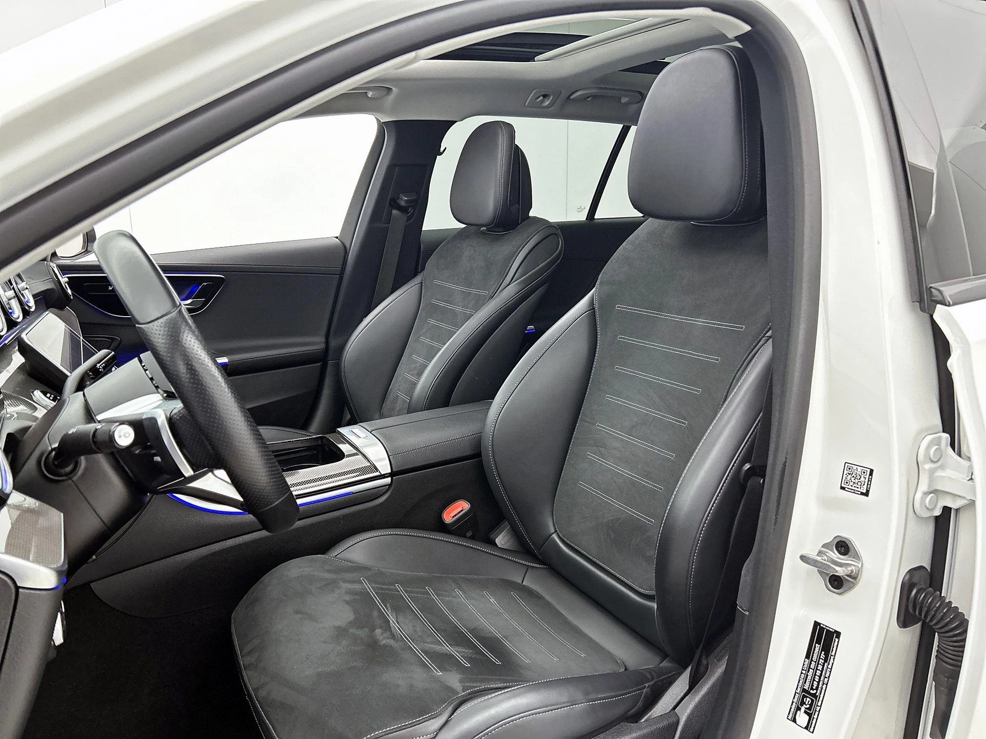 Mercedes-Benz-C-Klasse-image-37