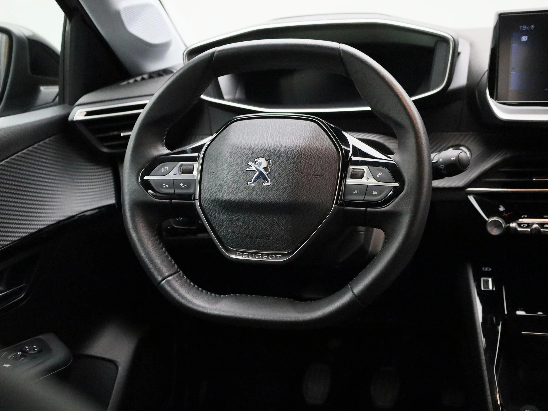 Peugeot-208-image-9