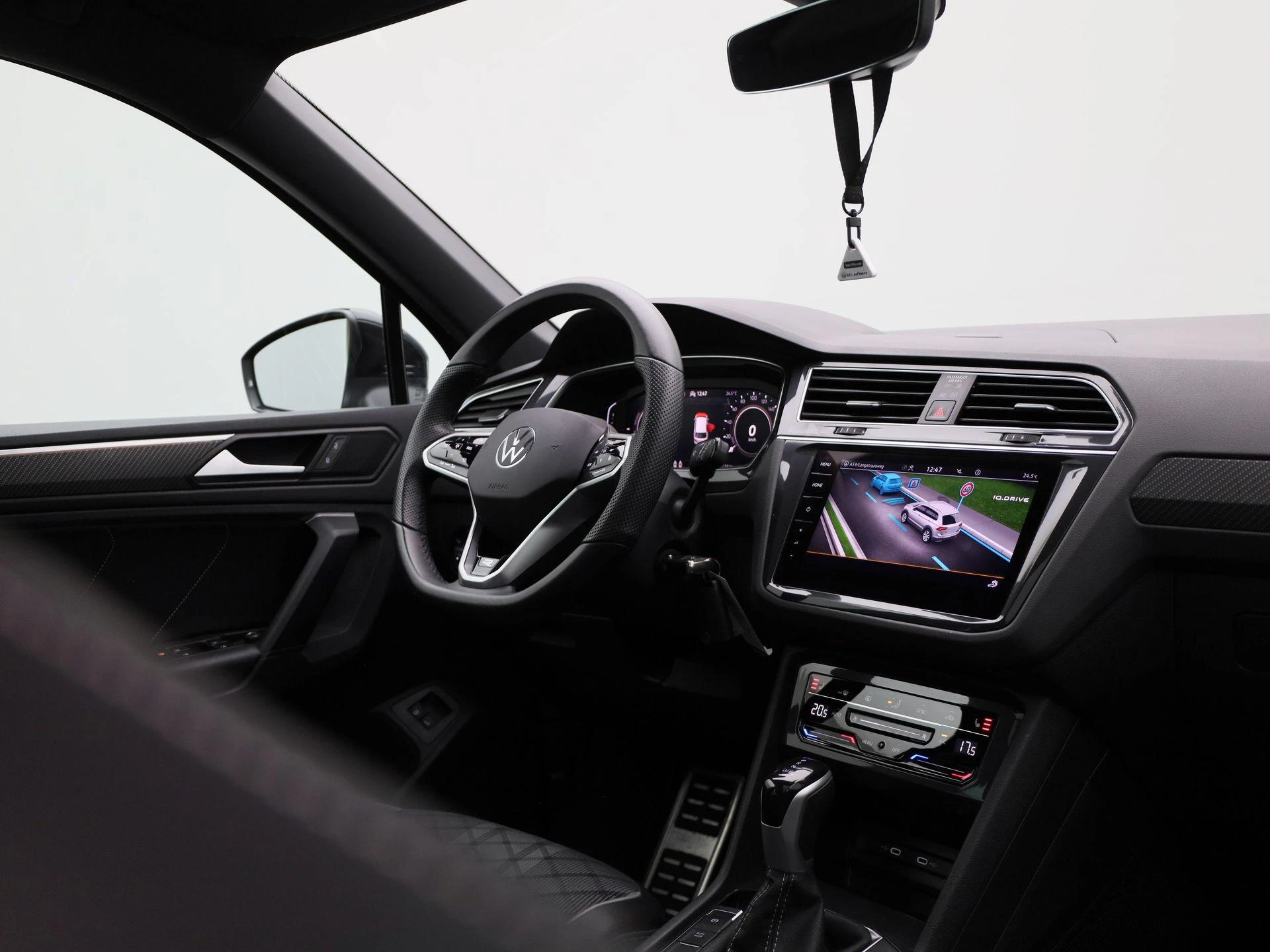 Volkswagen-Tiguan-image-40