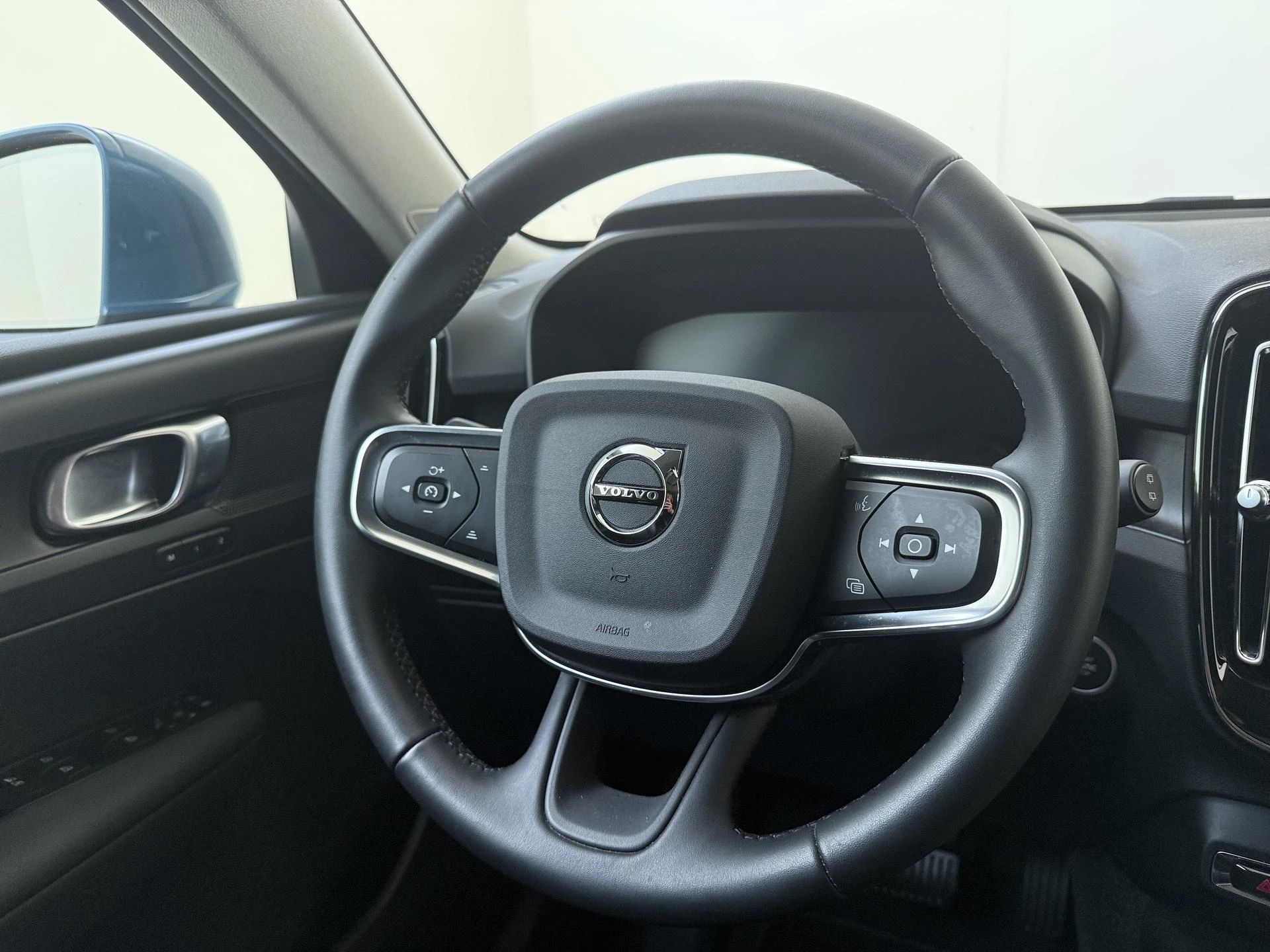 Volvo-XC40-image-9
