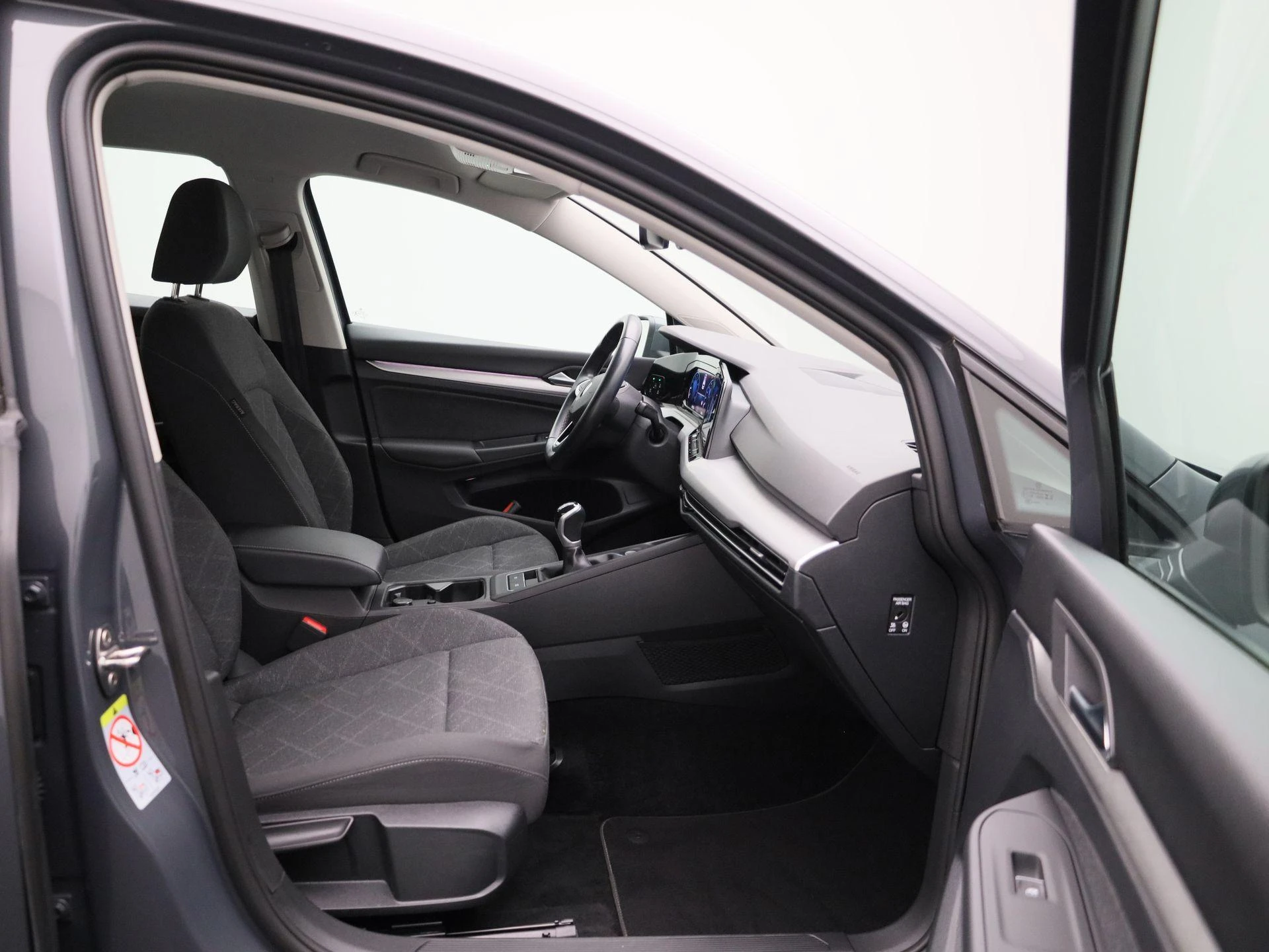 Volkswagen-Golf-image-30