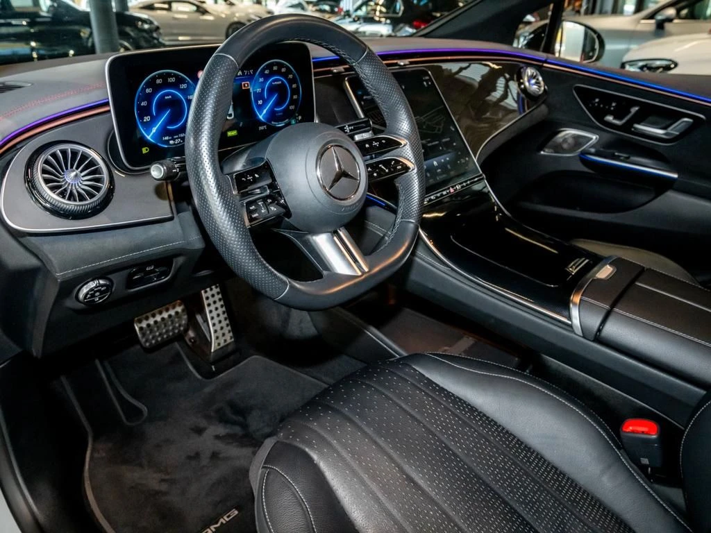 Mercedes-Benz-EQE 500-image-8