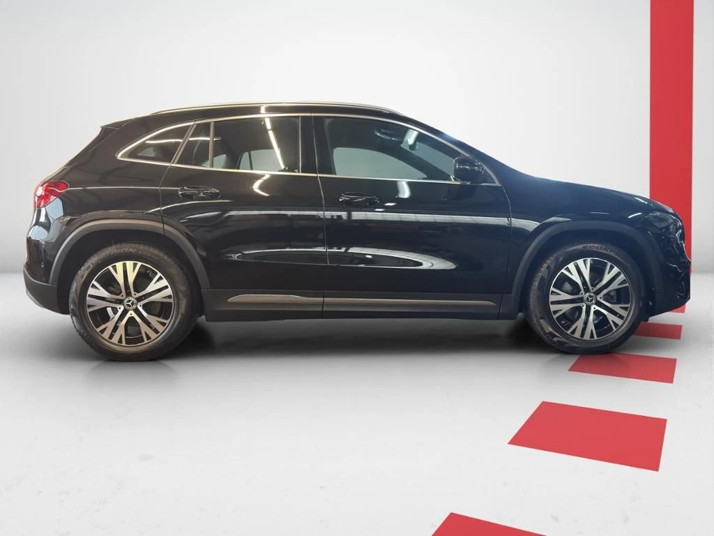 Mercedes-Benz-GLA 200 d-image-10